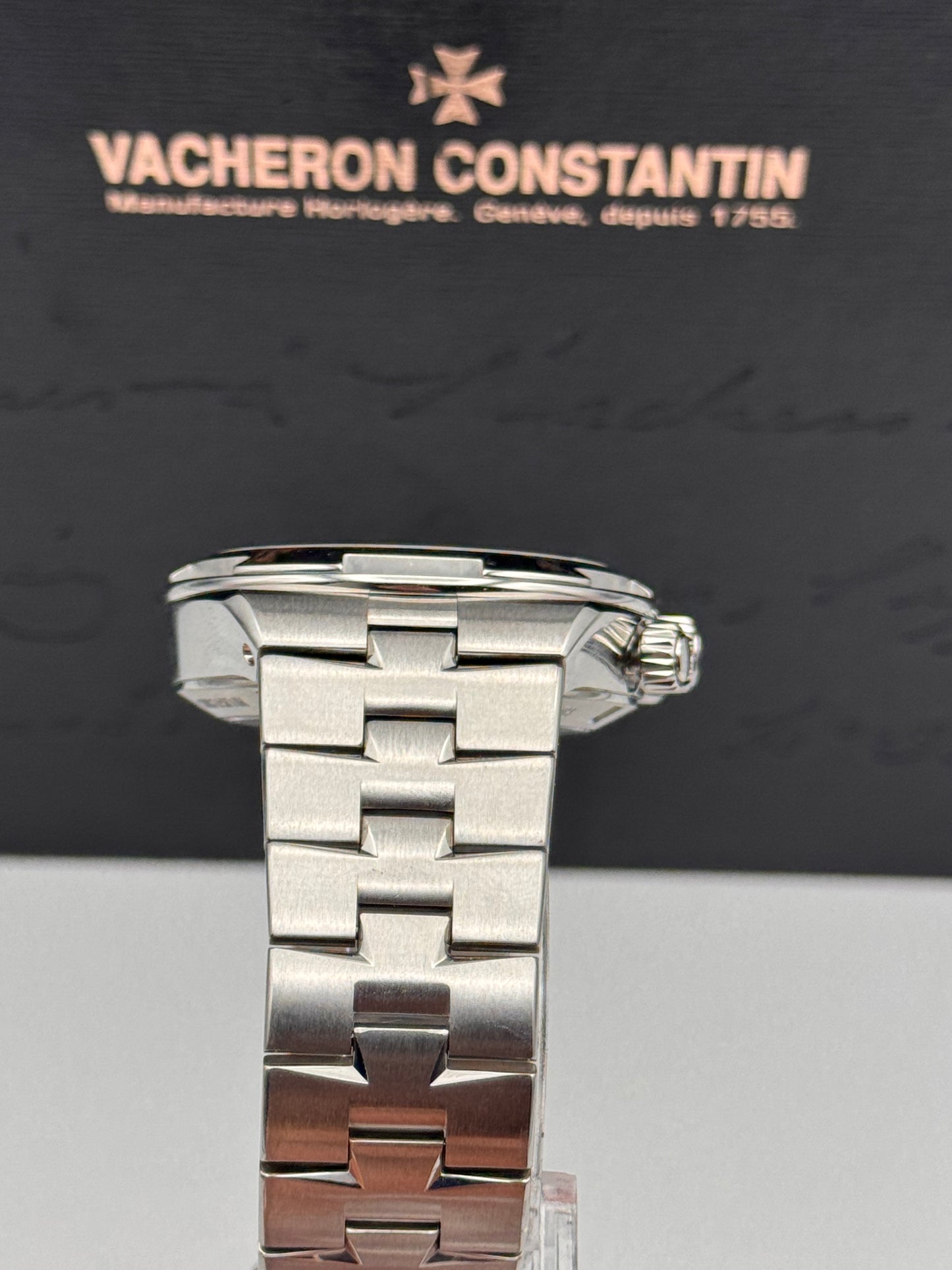 Vacheron Constantin Overseas Chronograph - 5500V 110A-B075