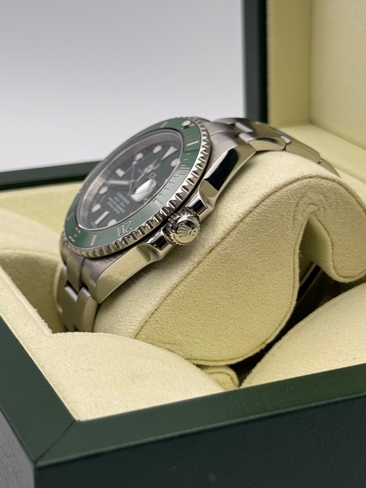 Rolex Submariner Date "Hulk" - 116610LV