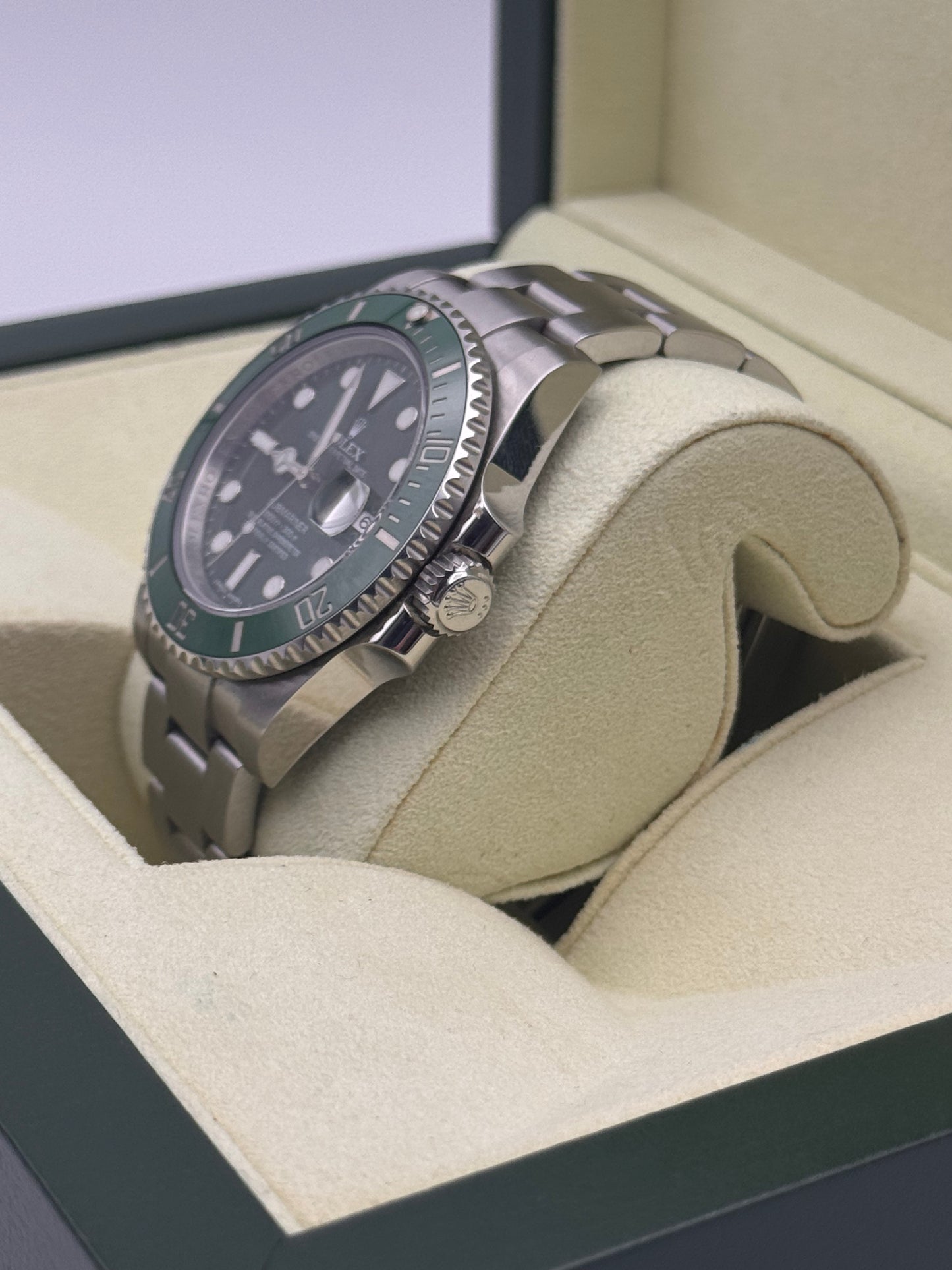 Rolex Submariner Date "Hulk" - 116610LV