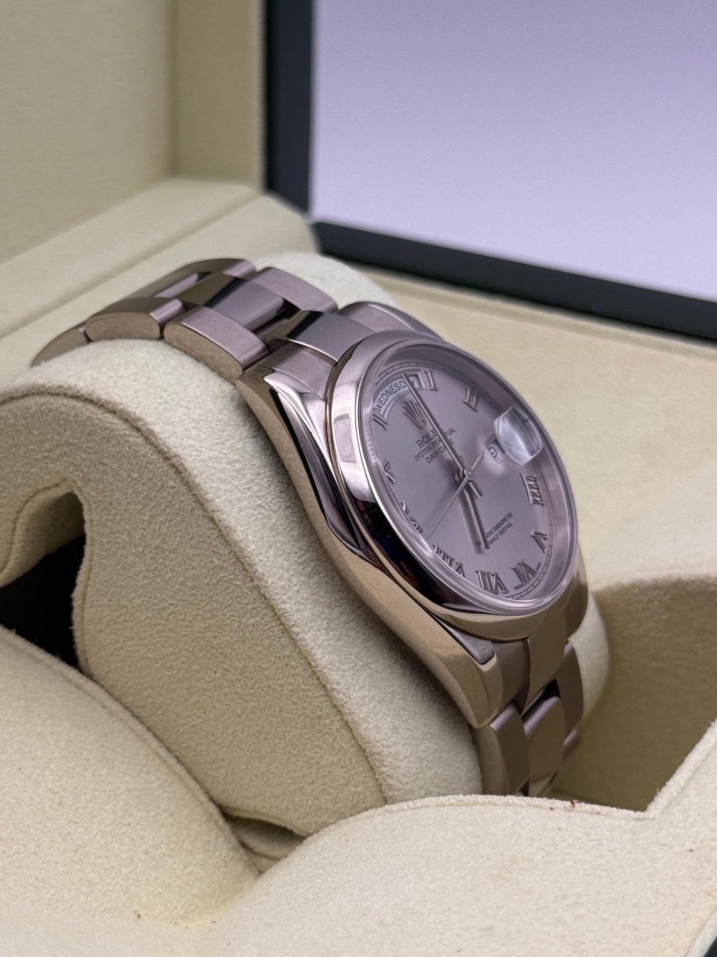 Rolex Day-Date Gold - 118209