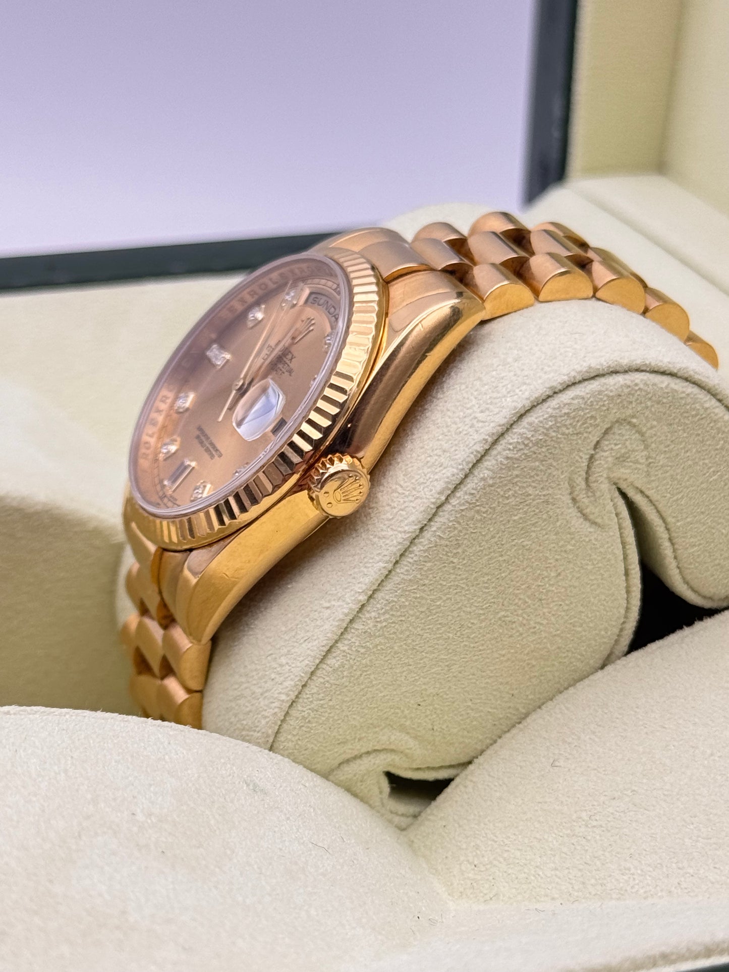 Rolex Day-Date 18kt Gold - 118238