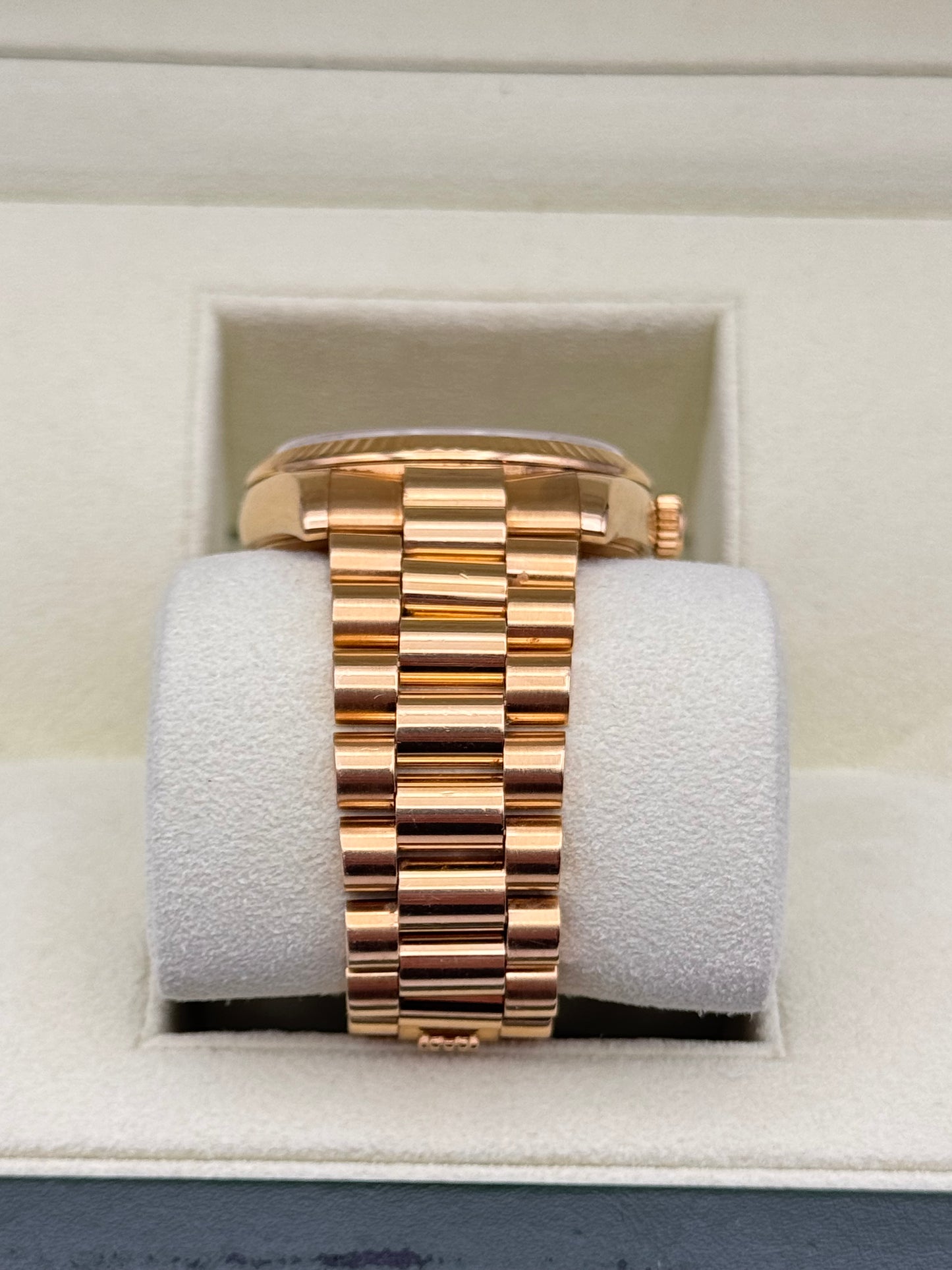 Rolex Day-Date 18kt Gold - 118238