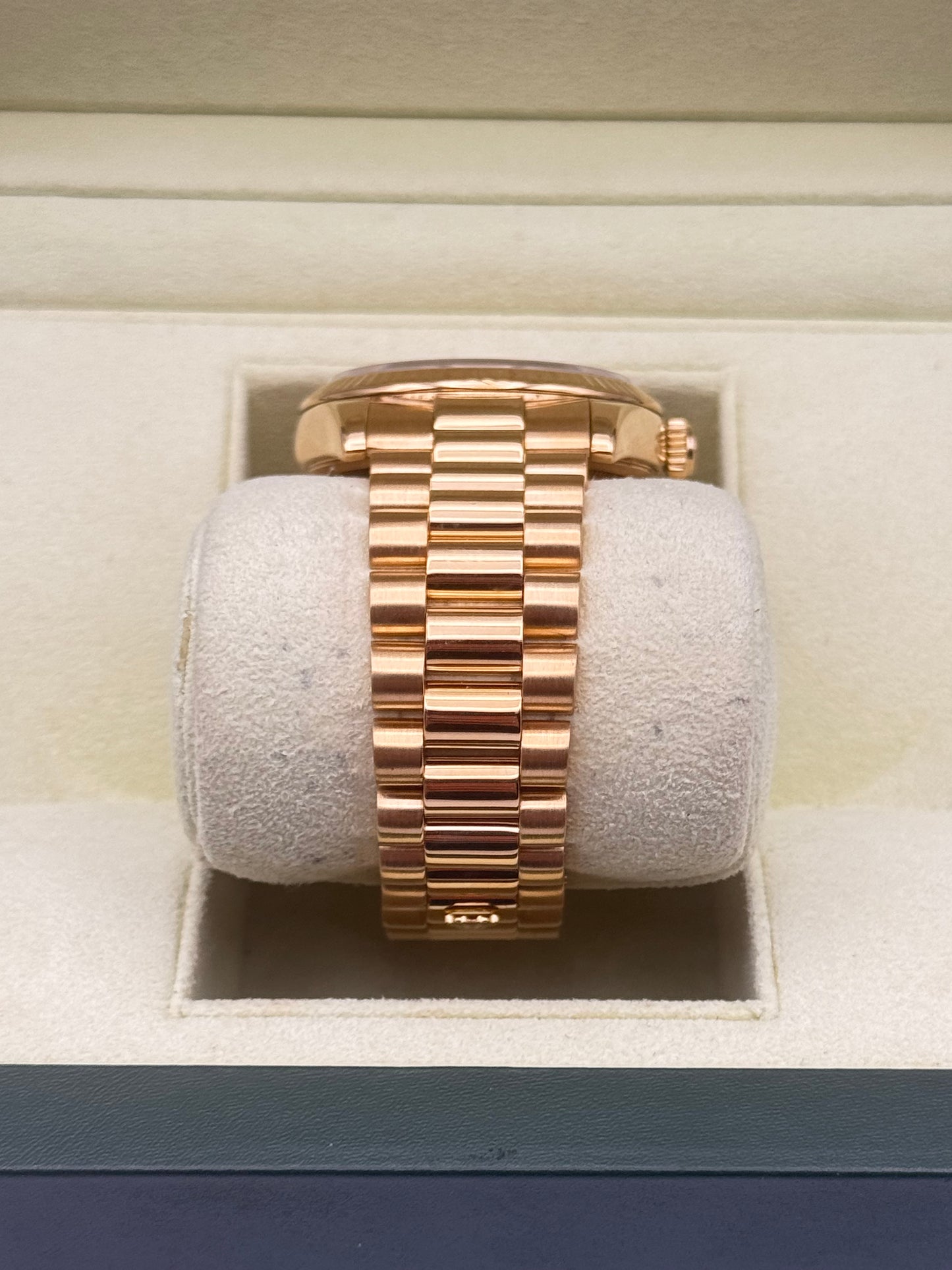 Rolex Day-Date 18kt Gold - 118238
