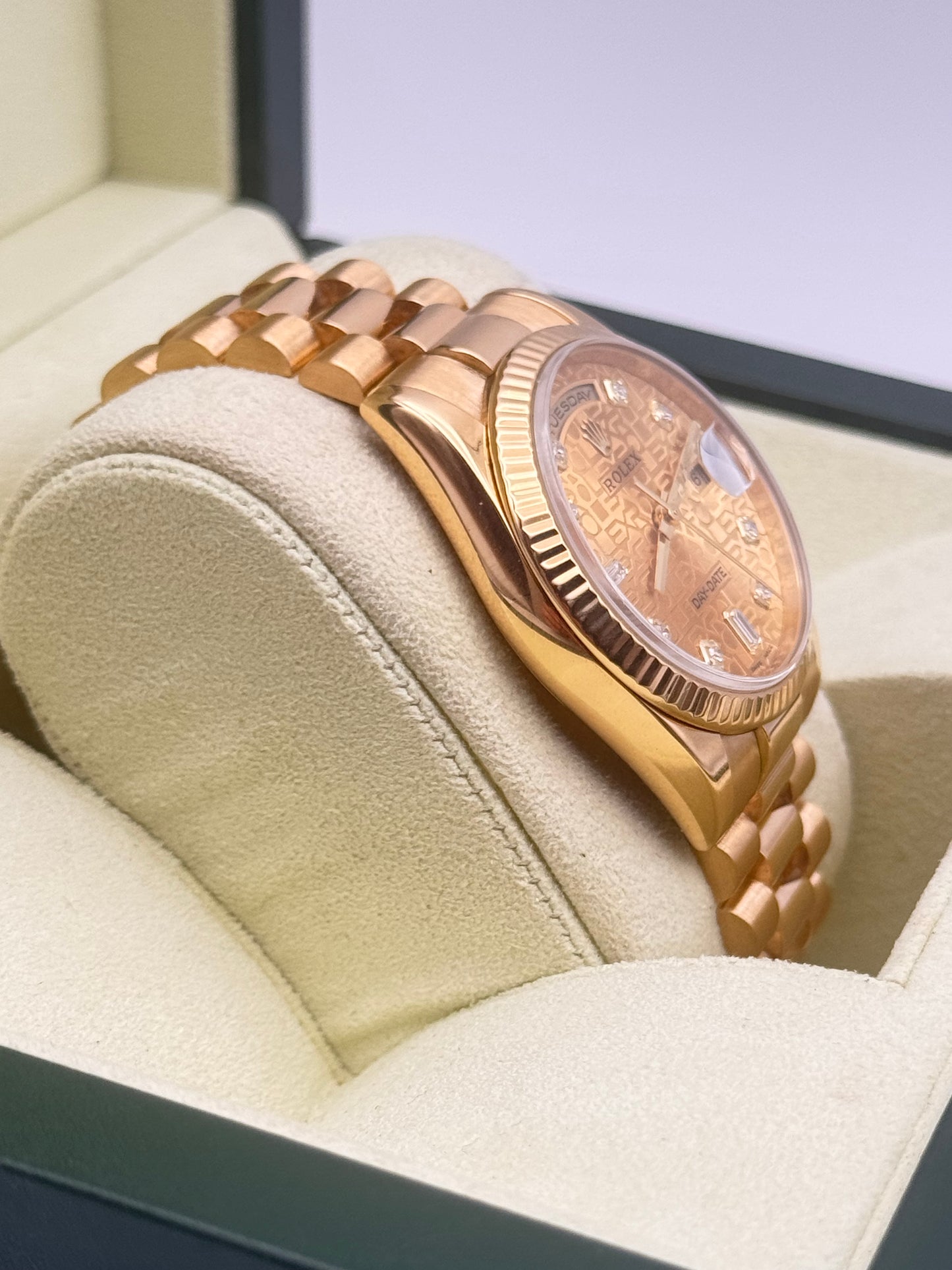 Rolex Day-Date 18kt Gold - 118238