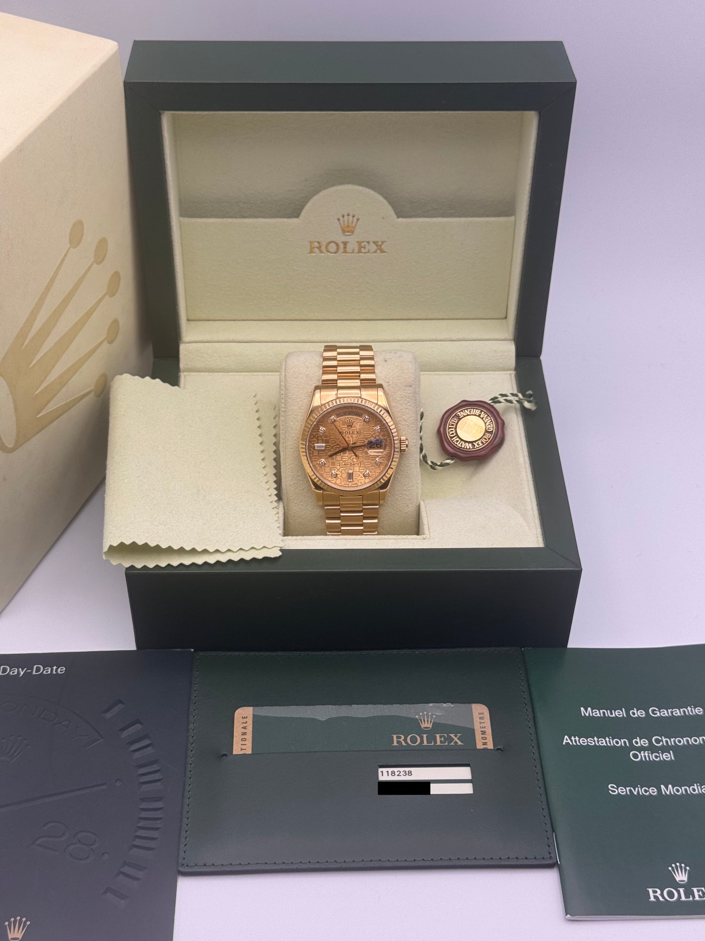 Rolex Day-Date 18kt Gold - 118238