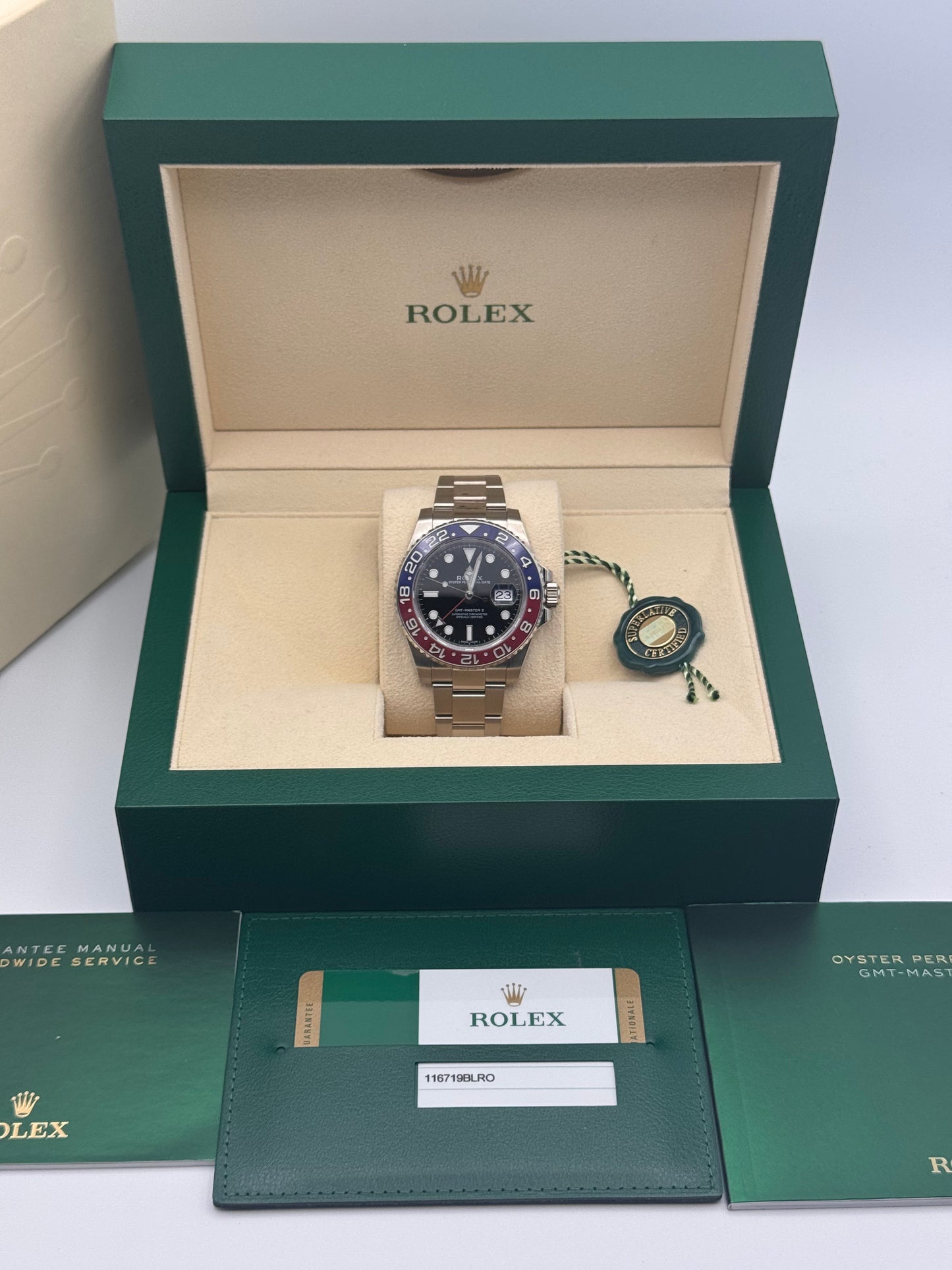 Rolex GMT-Master II "Pepsi" 18kt Gold - 116719BLRO