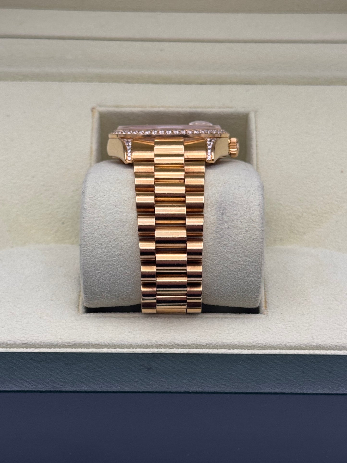 Rolex Day-Date 18kt Gold - 118388