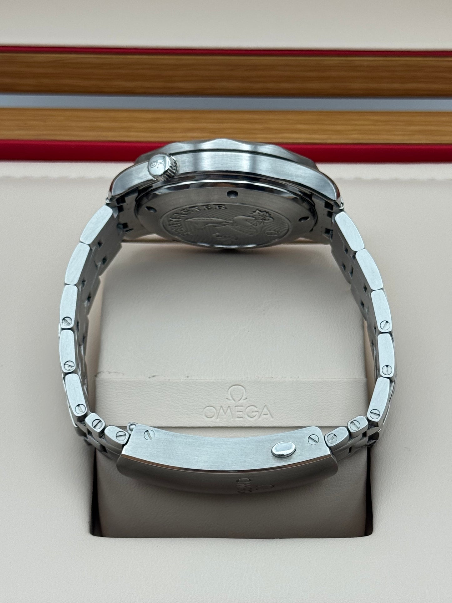 Omega Seamaster Diver 300 M - 212.30.41.20.03.001
