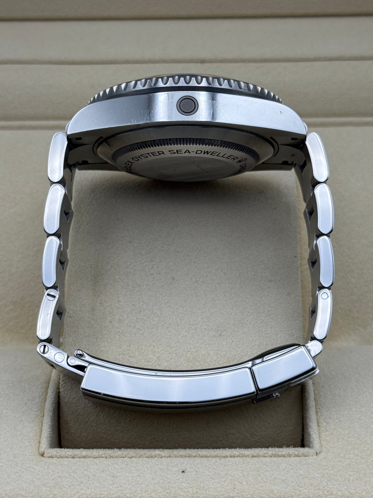 Rolex Sea-Dweller 4000 - 116600