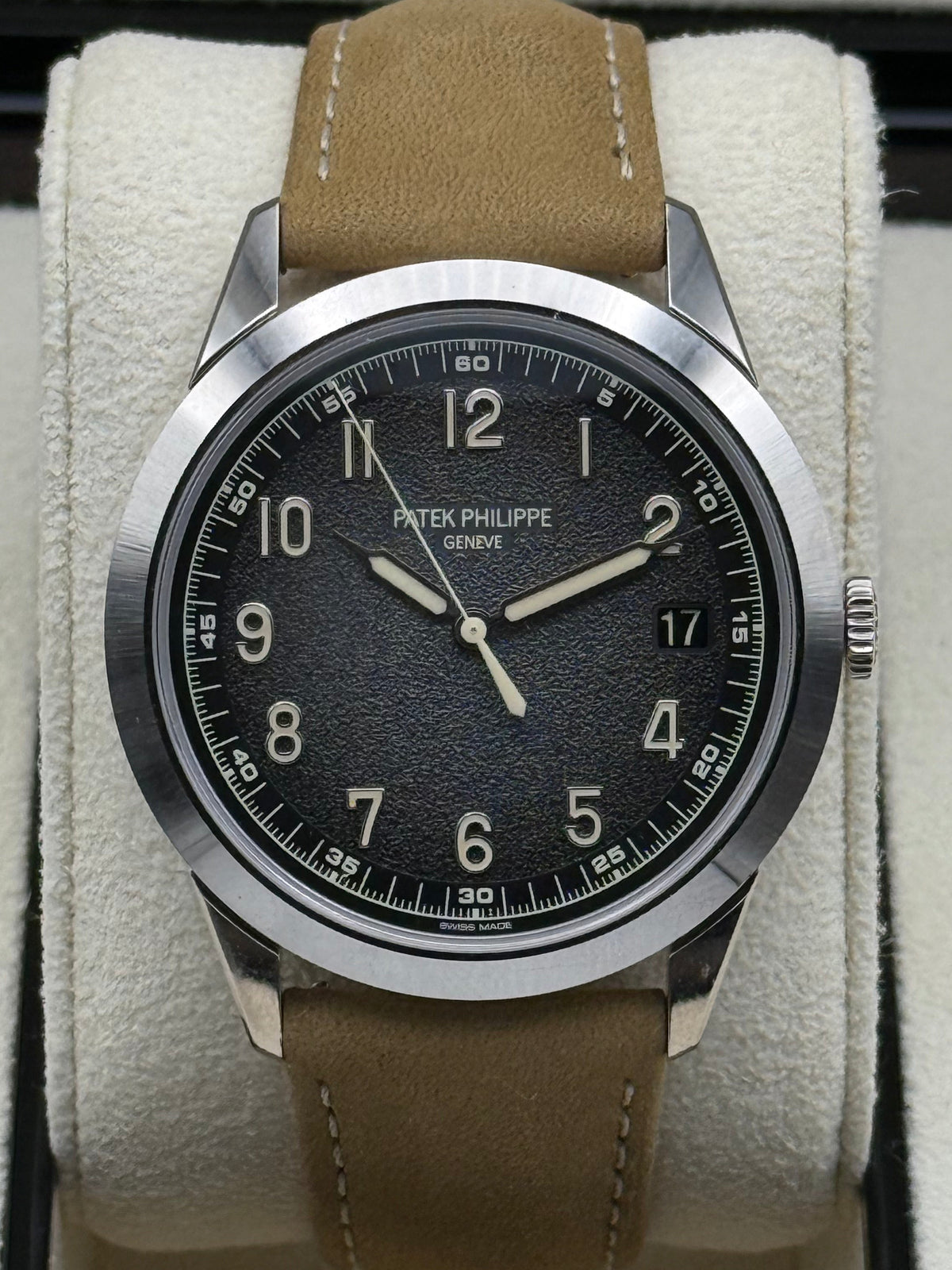 Patek Philippe Calatrava 18 Kt Gold - 5226G-001