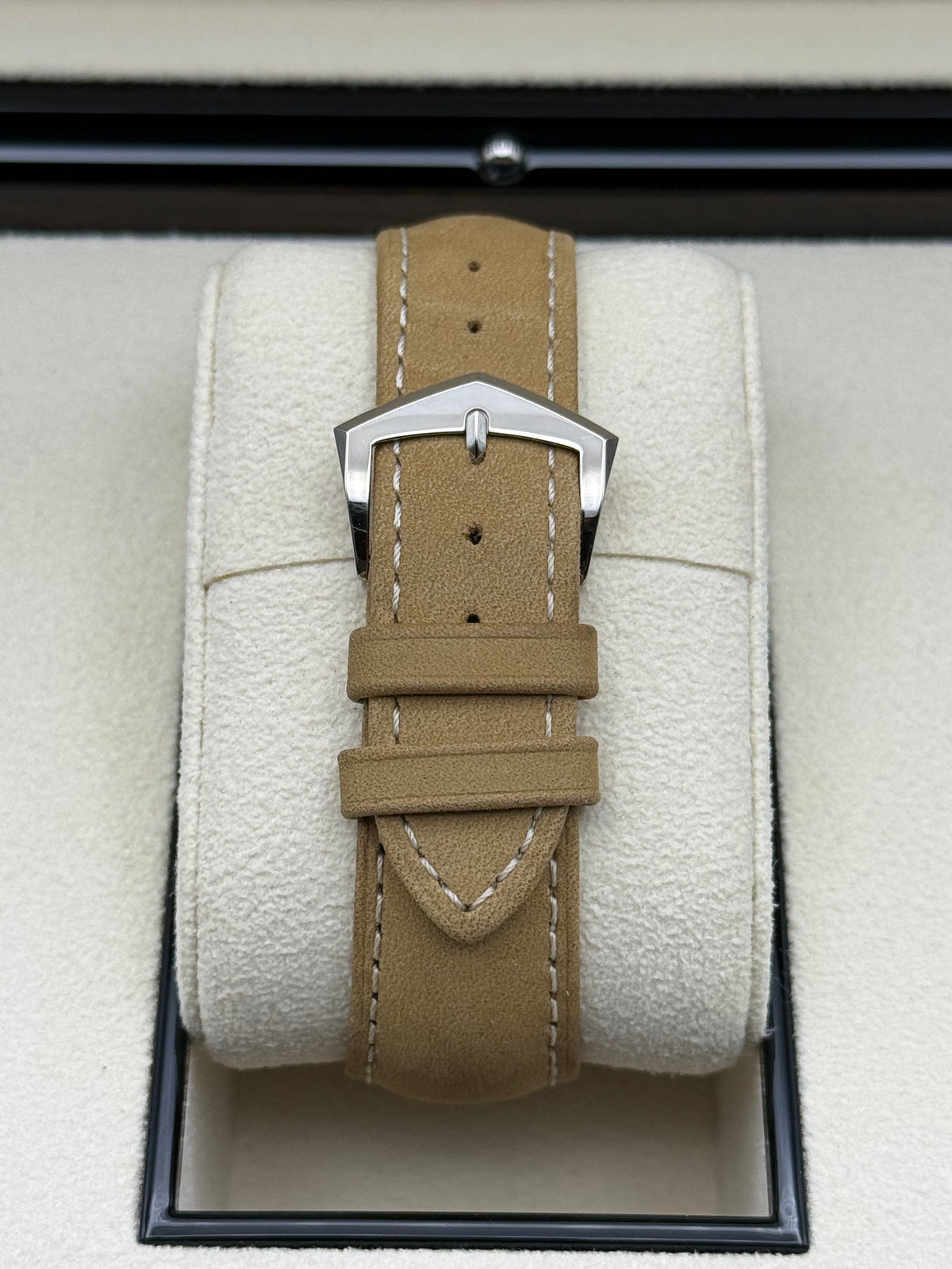 Patek Philippe Calatrava 18 Kt Gold - 5226G-001