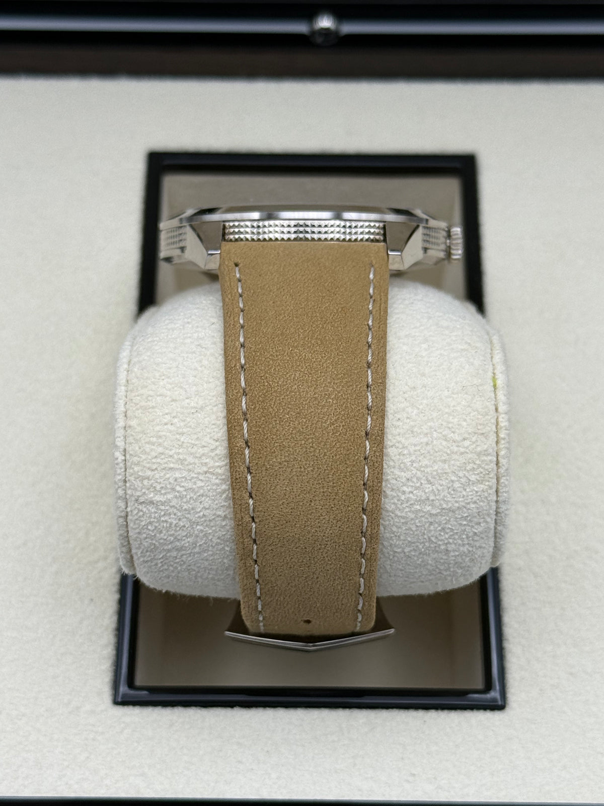 Patek Philippe Calatrava 18 Kt Gold - 5226G-001