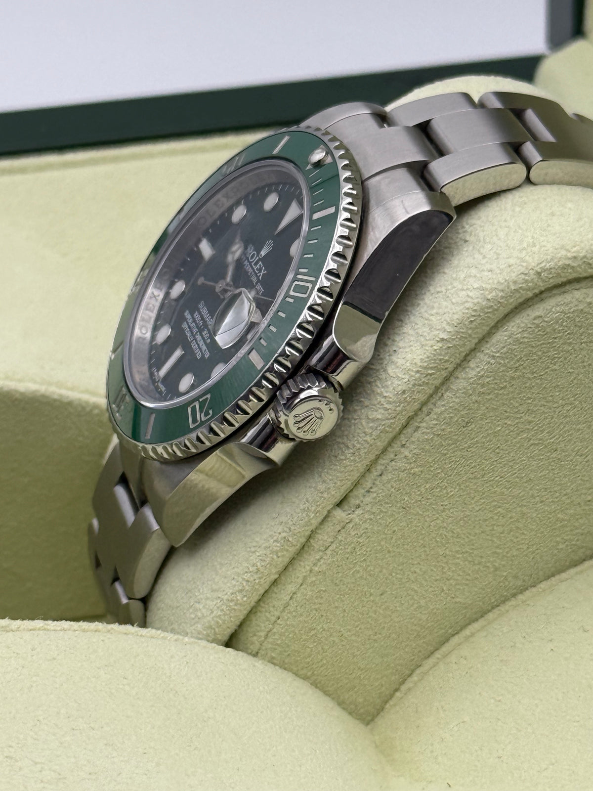 Rolex Submariner Date "Hulk" - 116610LV