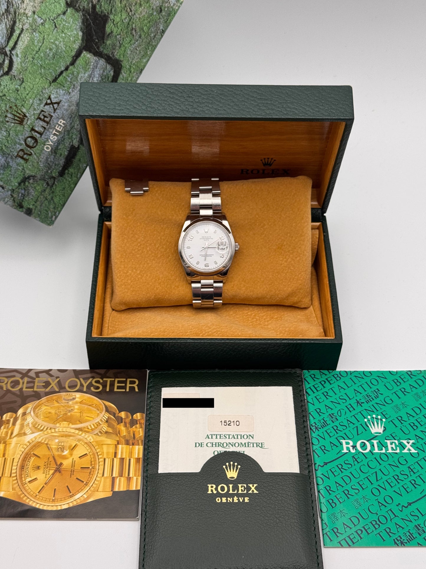 Rolex Oyster Perpetual Date - 15210