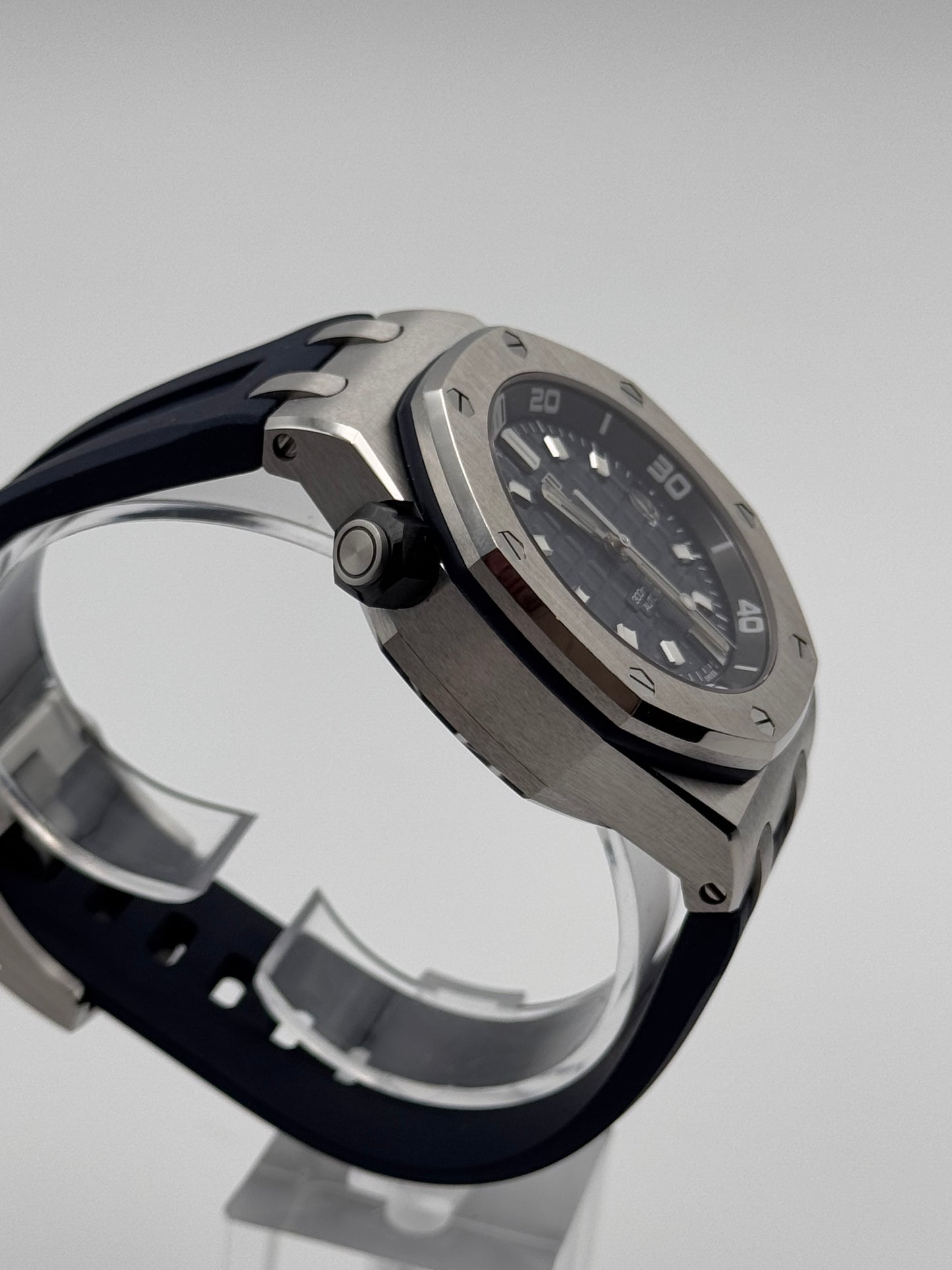 Audemars Piguet Royal Oak Offshore Diver - 15720ST.OO.A027CA.01