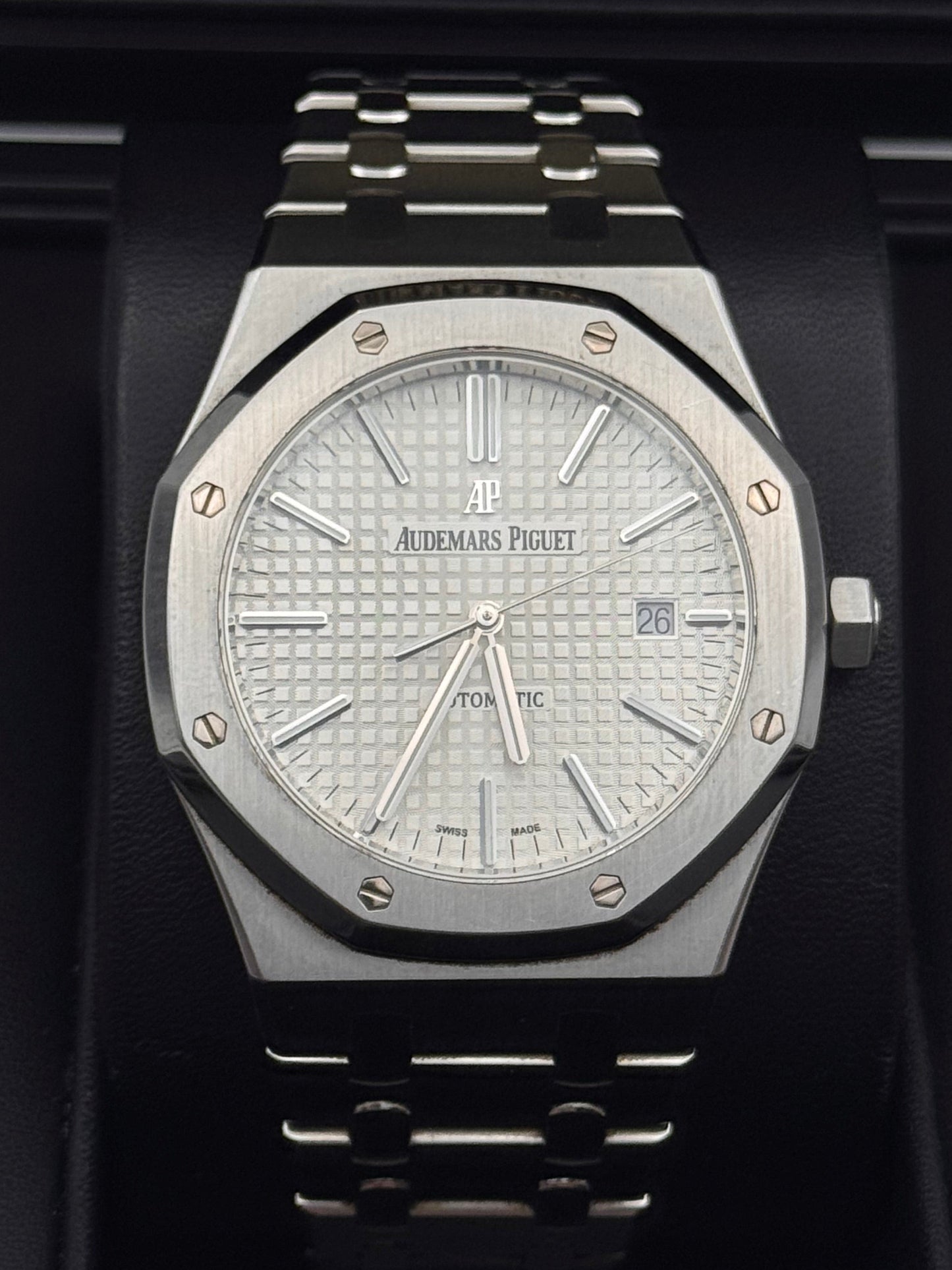 Audemars Piguet Royal Oak - 15400ST.OO.1220ST.02
