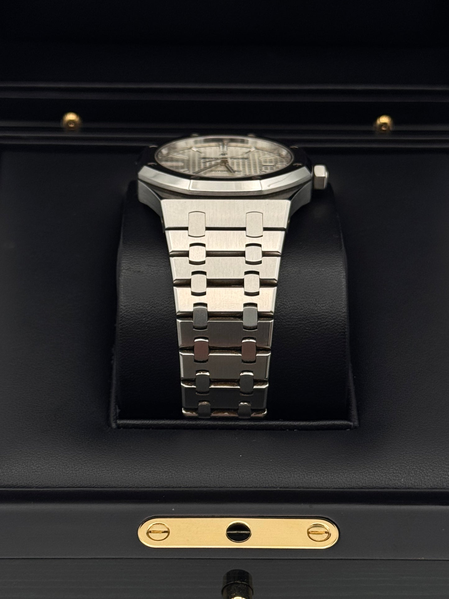 Audemars Piguet Royal Oak - 15400ST.OO.1220ST.02