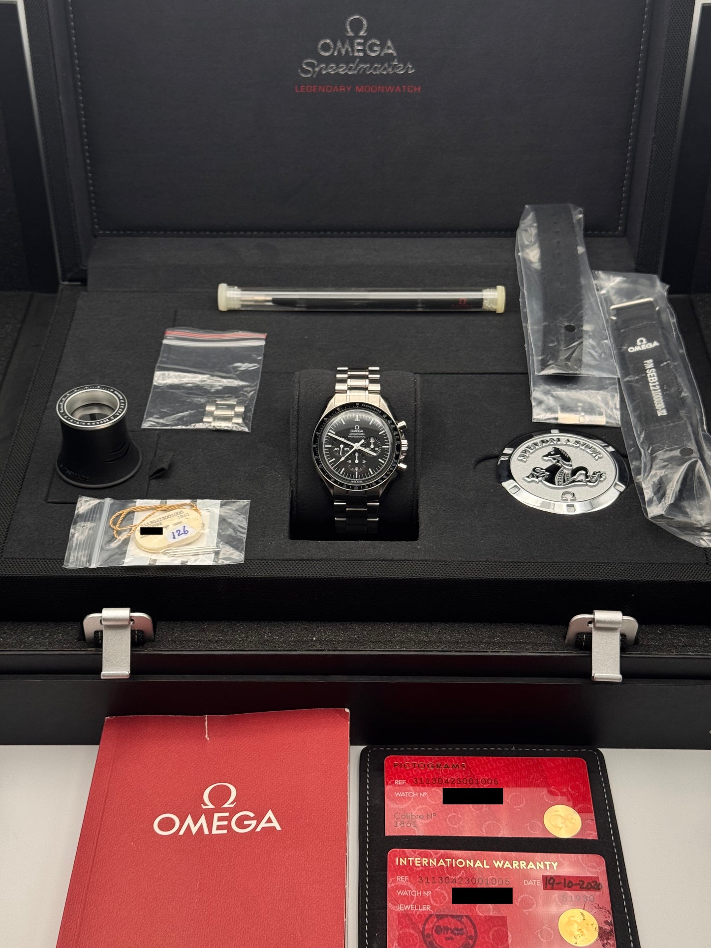 Omega Speedmaster Professional Moonwatch - 311.30.42.30.01.006