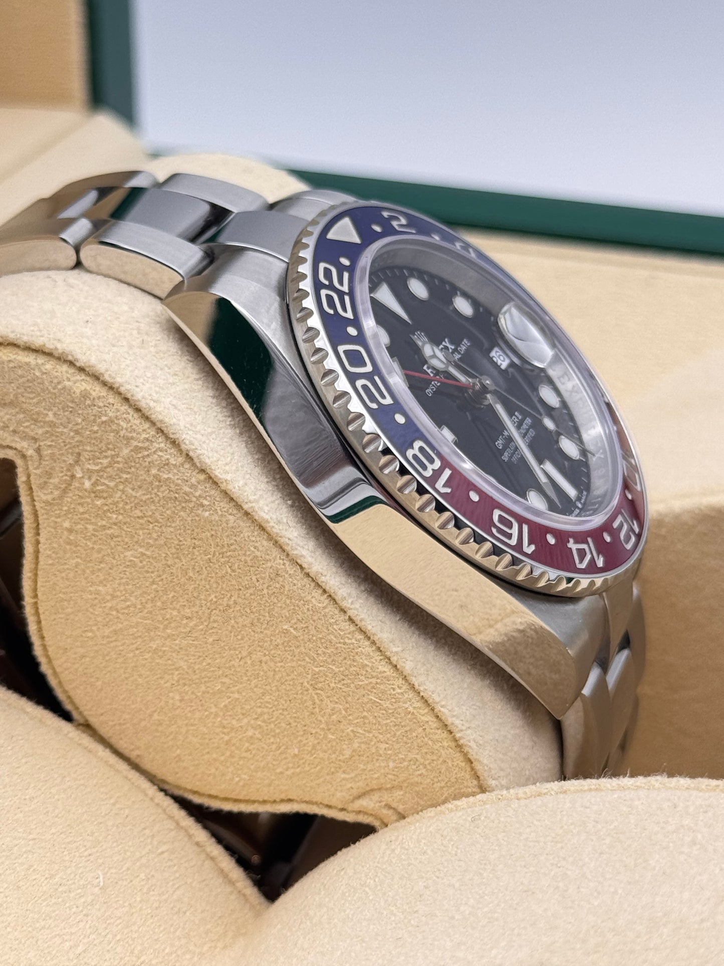 Rolex GMT-Master II "Pepsi" - 126710BLRO