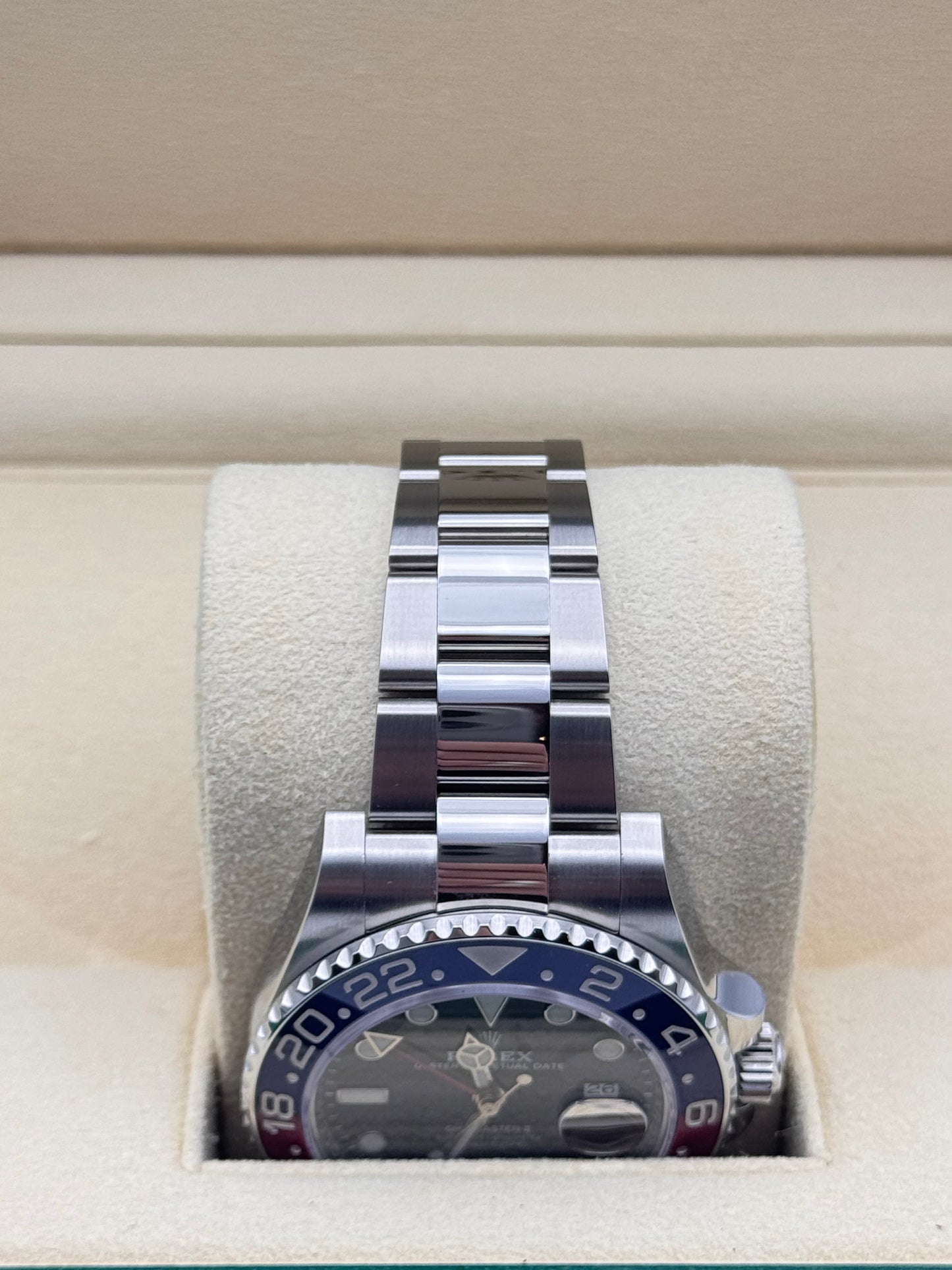 Rolex GMT-Master II "Pepsi" - 126710BLRO