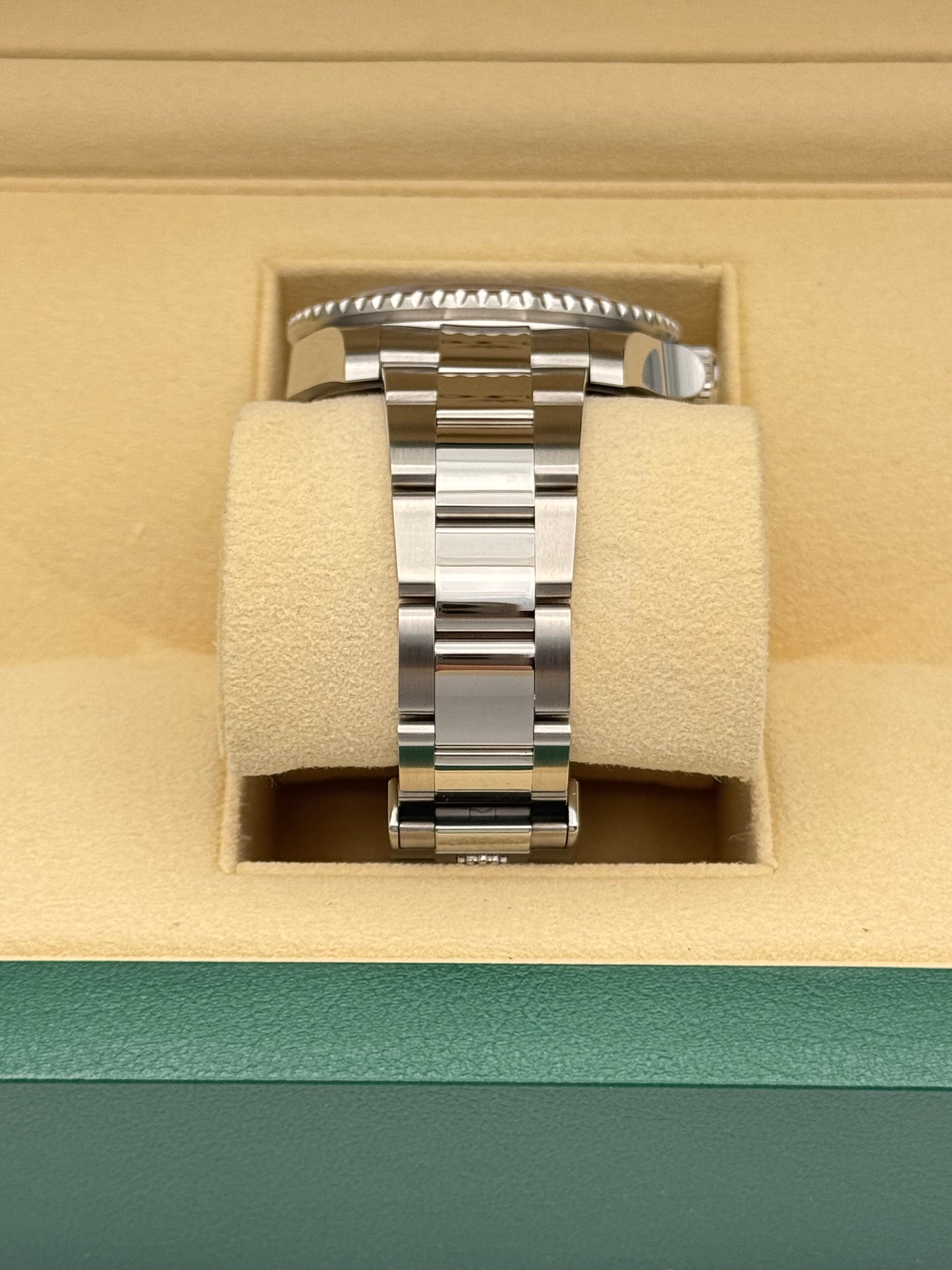 Rolex GMT-Master II "Pepsi" - 126710BLRO