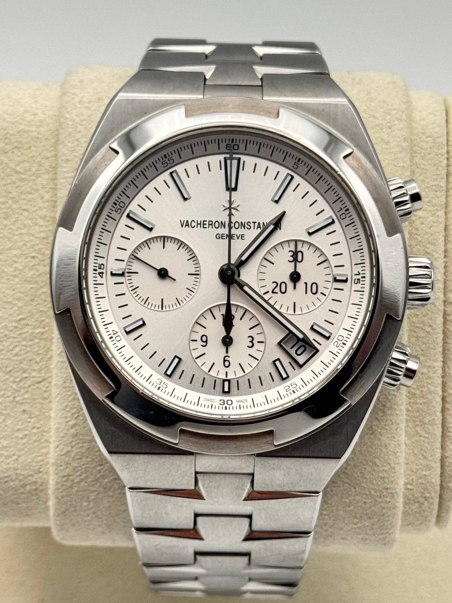Vacheron Constantin Overseas Chronograph - 5500V 110A-B075