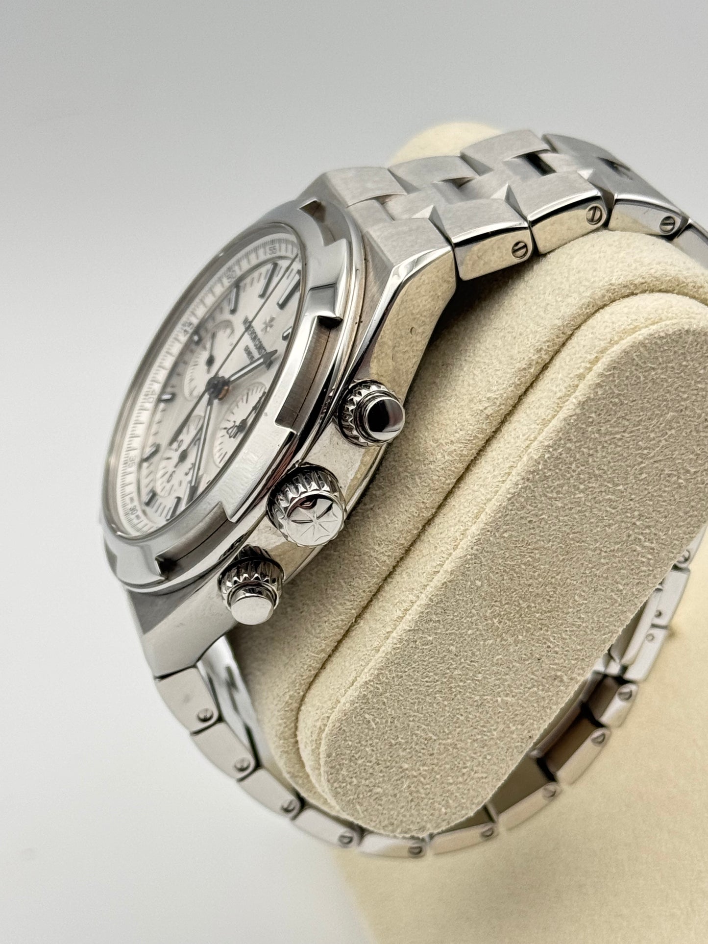 Vacheron Constantin Overseas Chronograph - 5500V 110A-B075