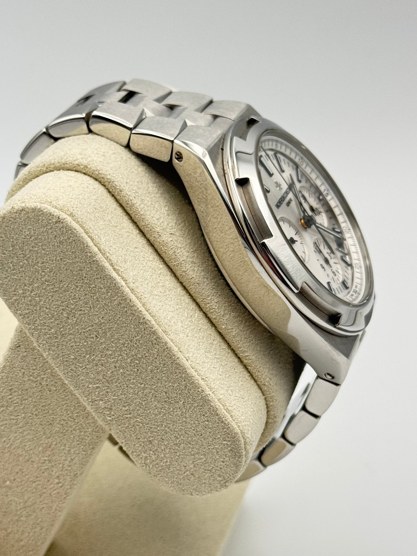 Vacheron Constantin Overseas Chronograph - 5500V 110A-B075