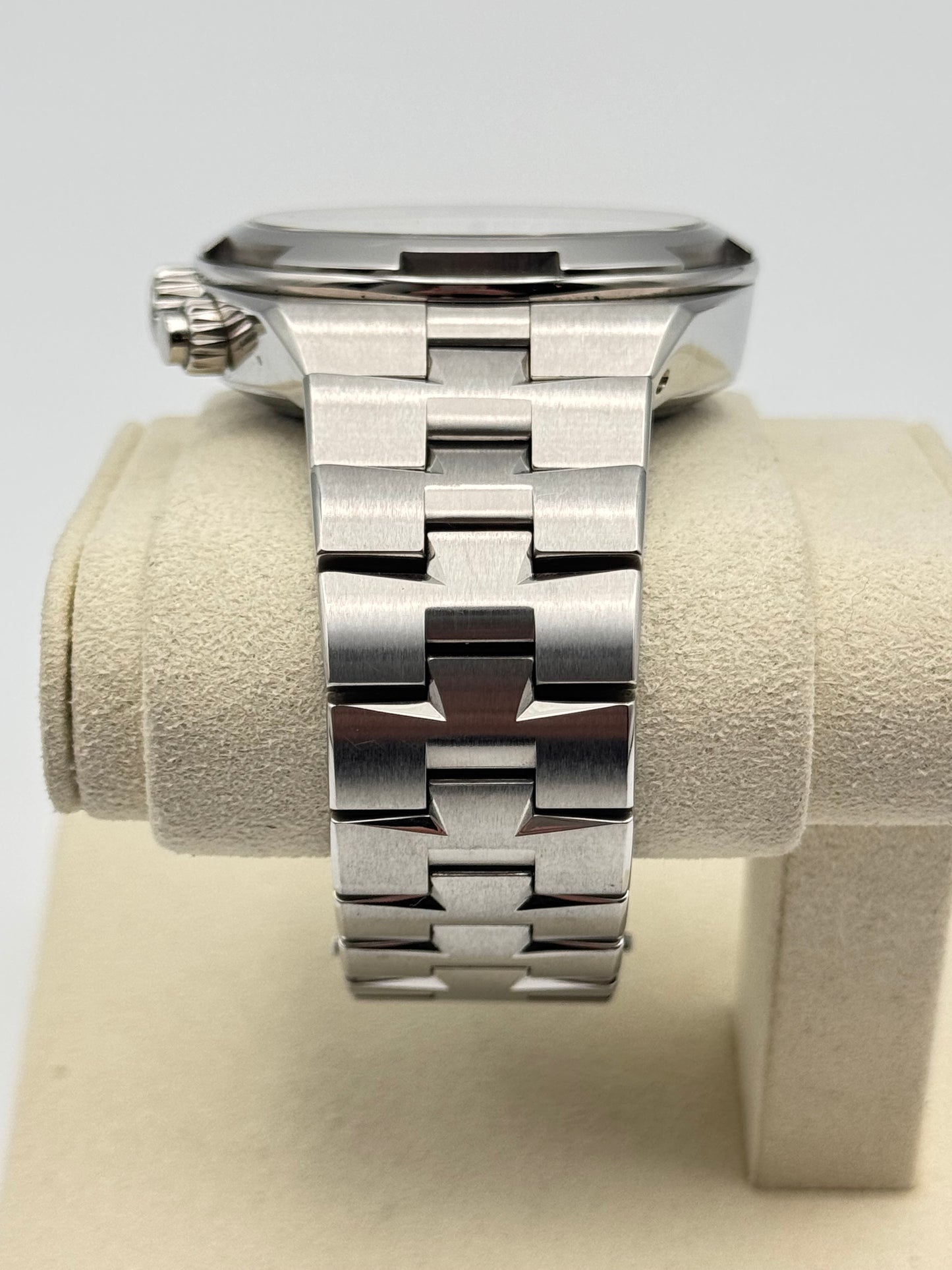 Vacheron Constantin Overseas Chronograph - 5500V 110A-B075