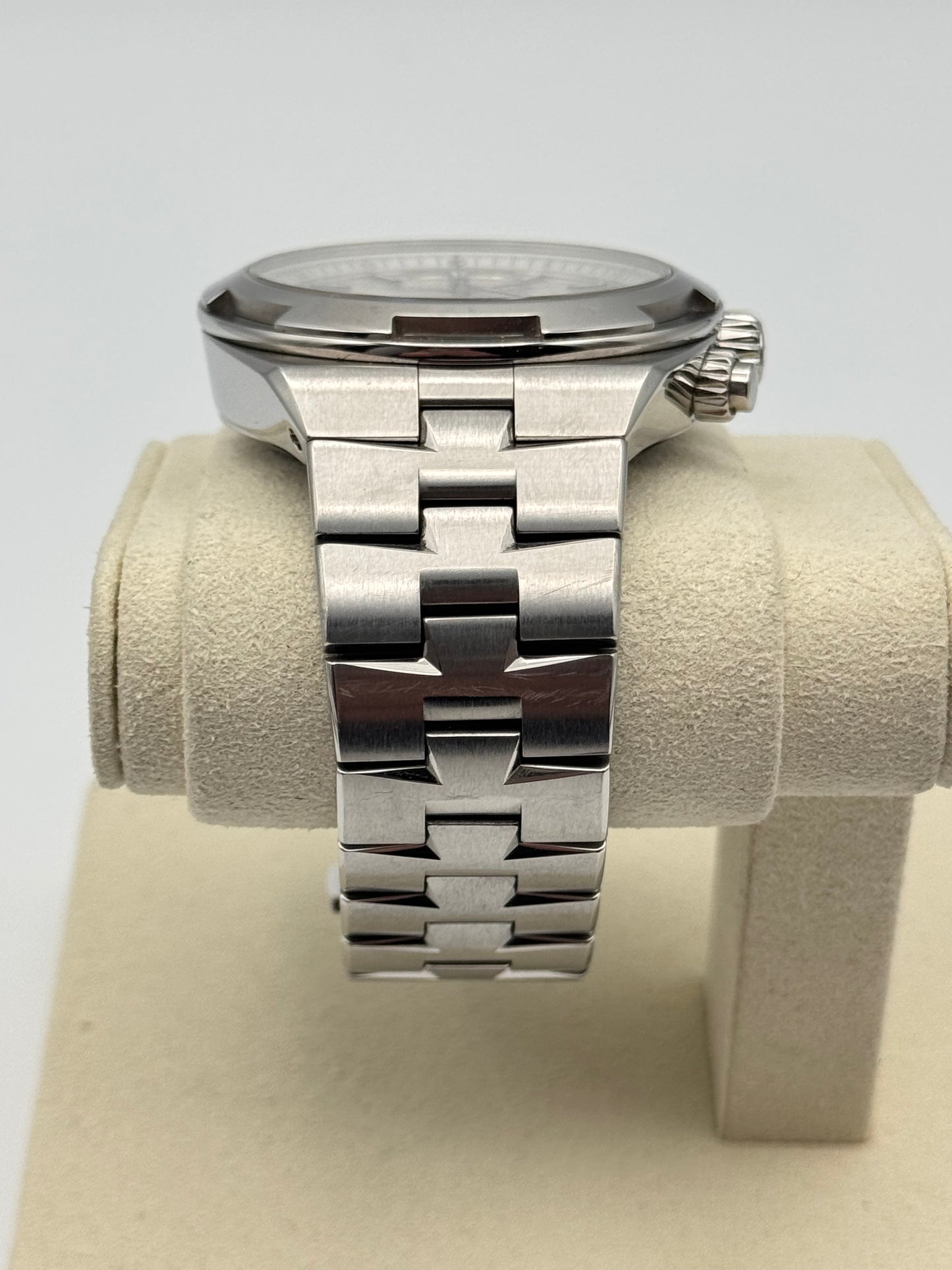 Vacheron Constantin Overseas Chronograph - 5500V 110A-B075