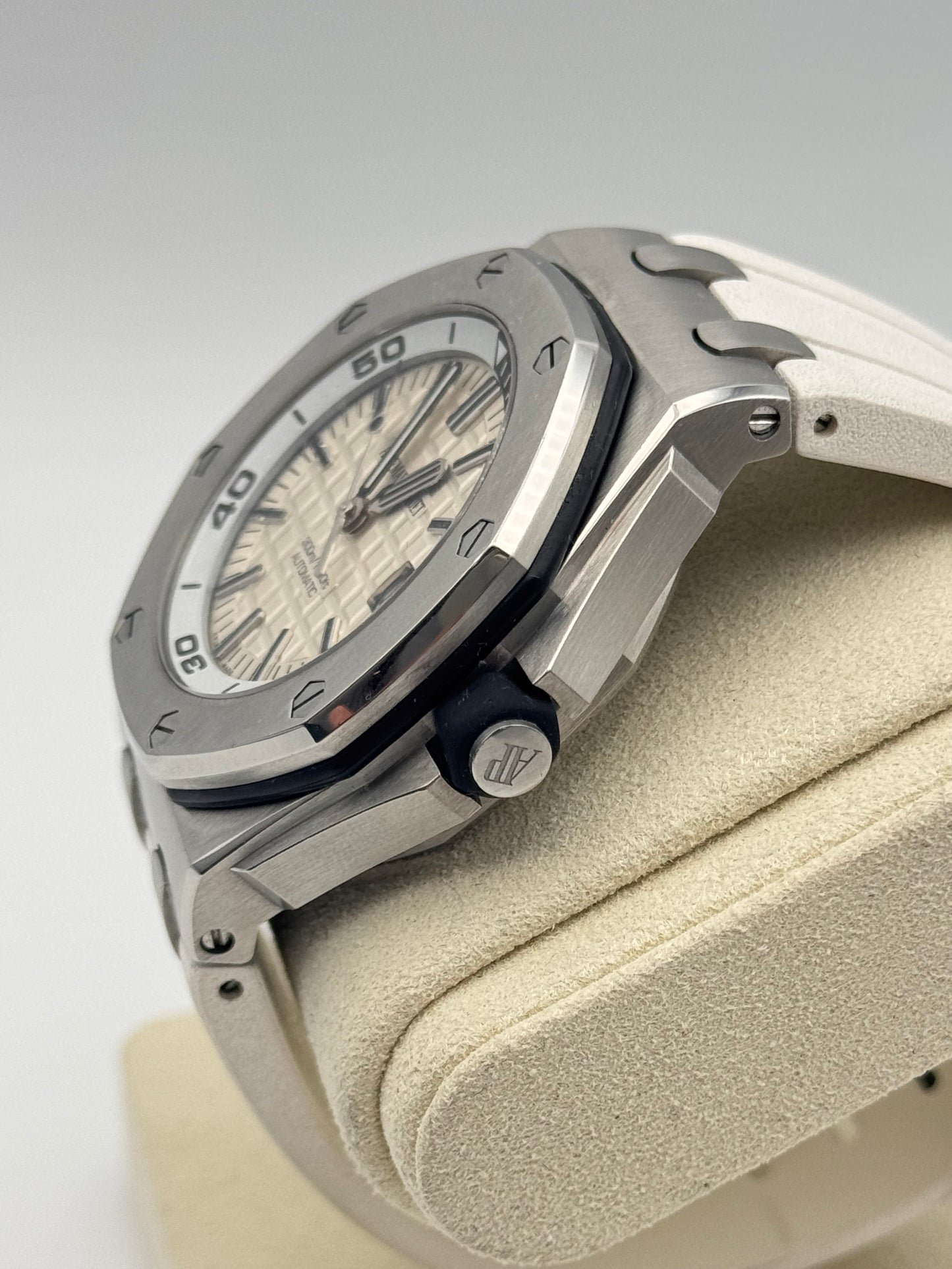 Audemars Piguet Royal Oak Offshore Diver - 15710ST.OO.A002CA.02