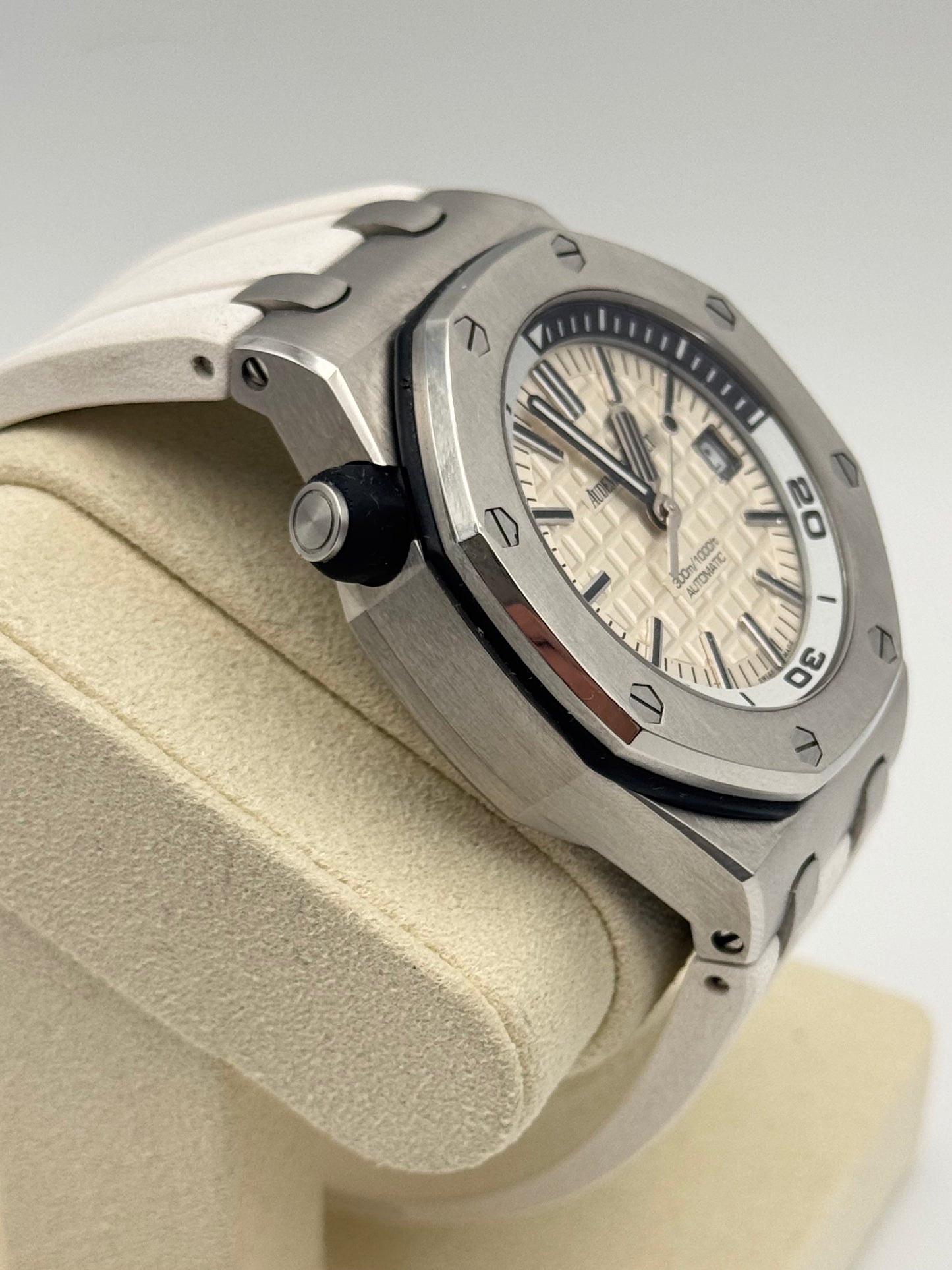 Audemars Piguet Royal Oak Offshore Diver - 15710ST.OO.A002CA.02