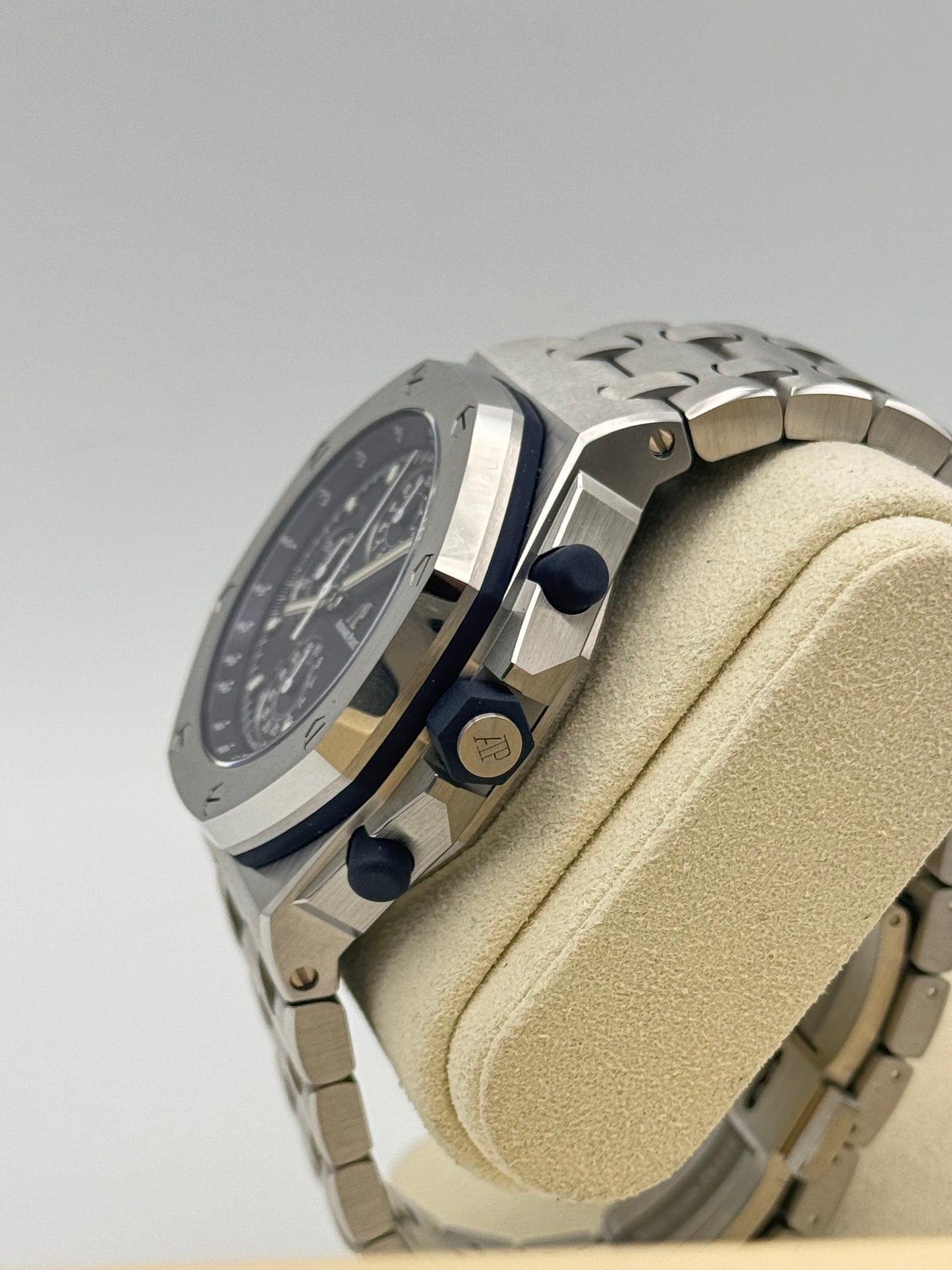 Audemars Piguet Royal Oak Offshore Chronograph - 26238ST.OO.2000ST.01