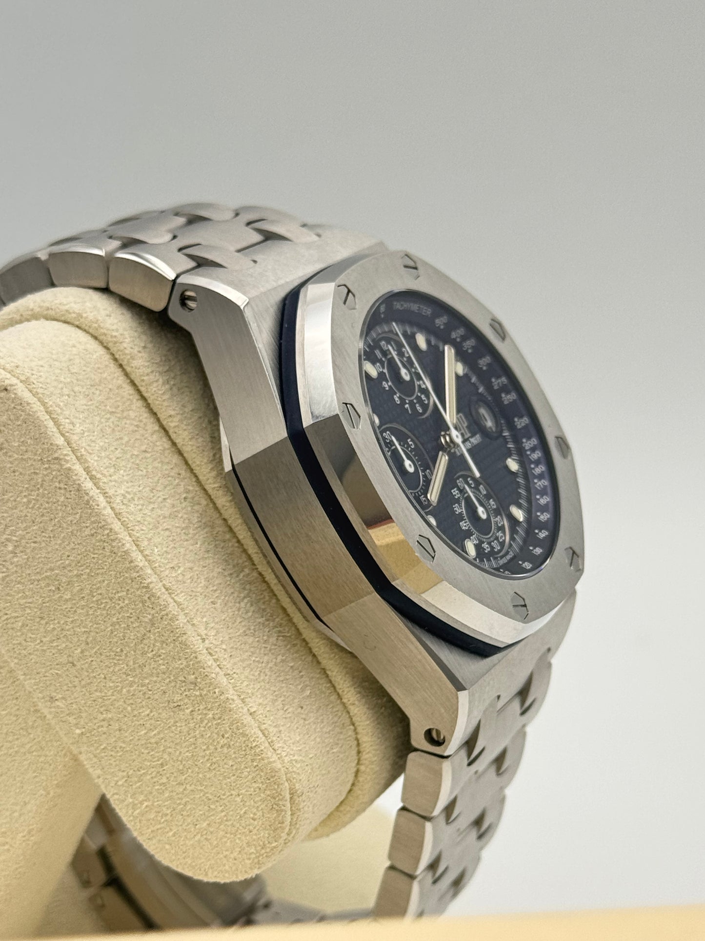Audemars Piguet Royal Oak Offshore Chronograph - 26238ST.OO.2000ST.01