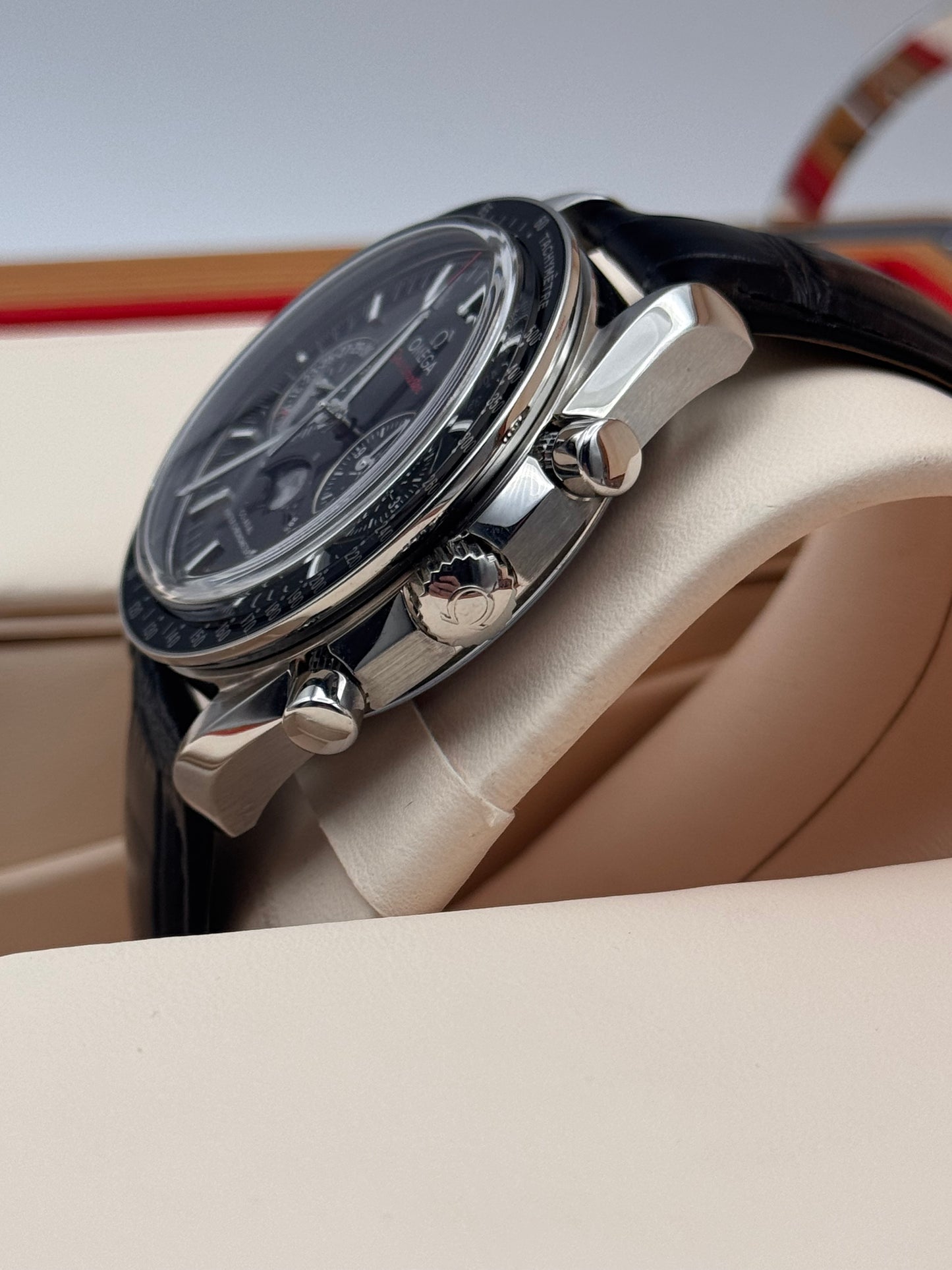 Omega Speedmaster Moonphase - 304.33.44.52.01.001