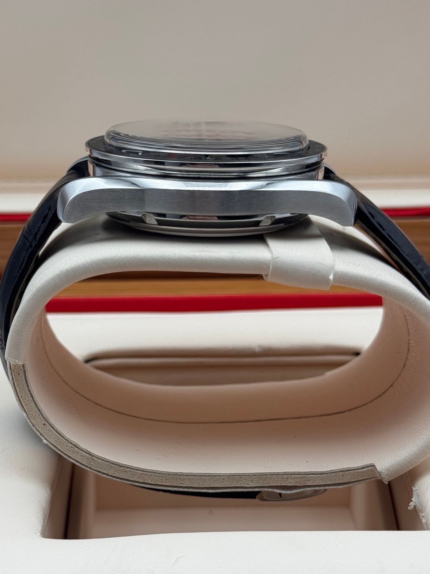 Omega Speedmaster Moonphase - 304.33.44.52.01.001