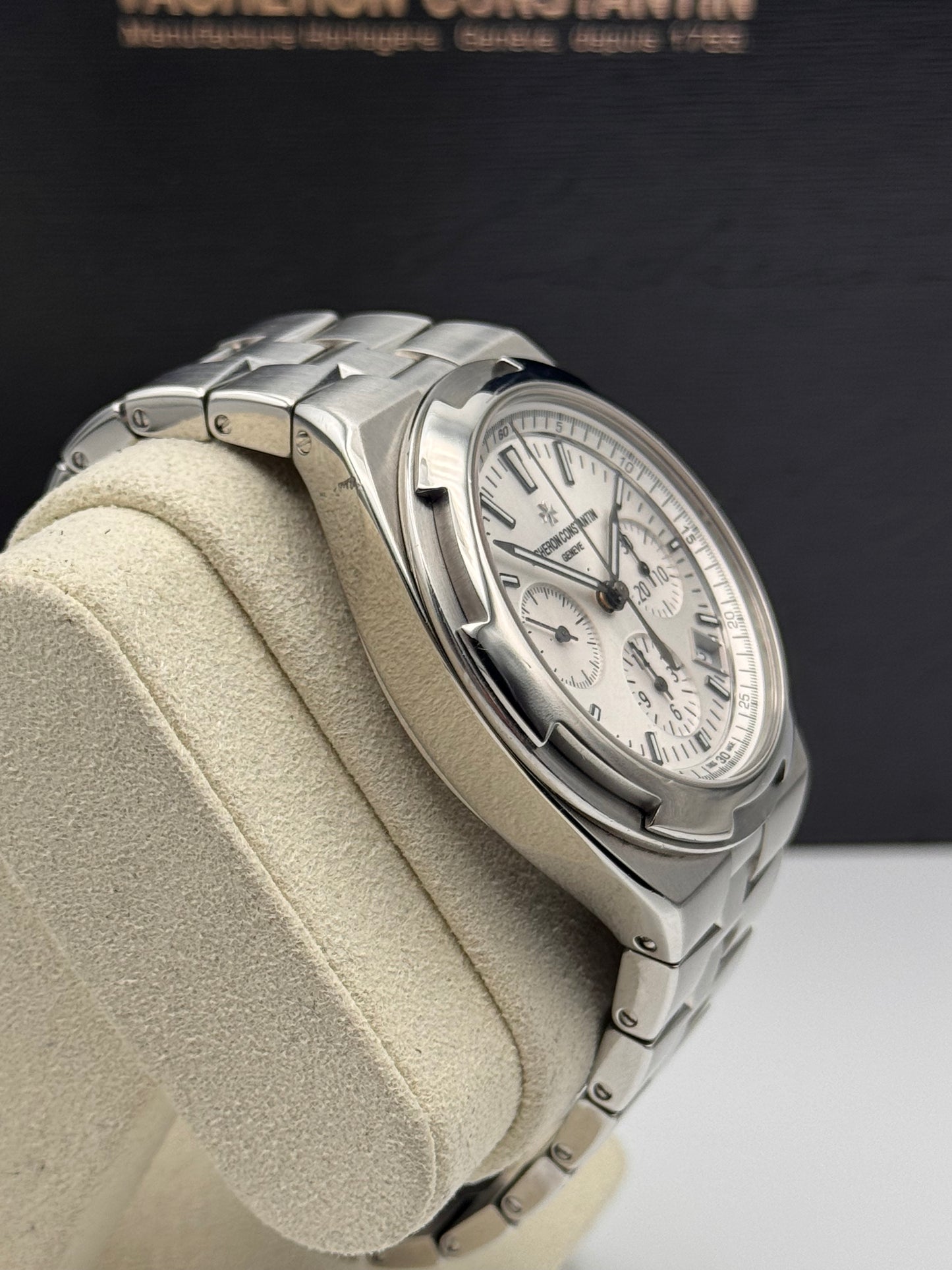 Vacheron Constantin Overseas Chronograph - 5500V/110A-B075
