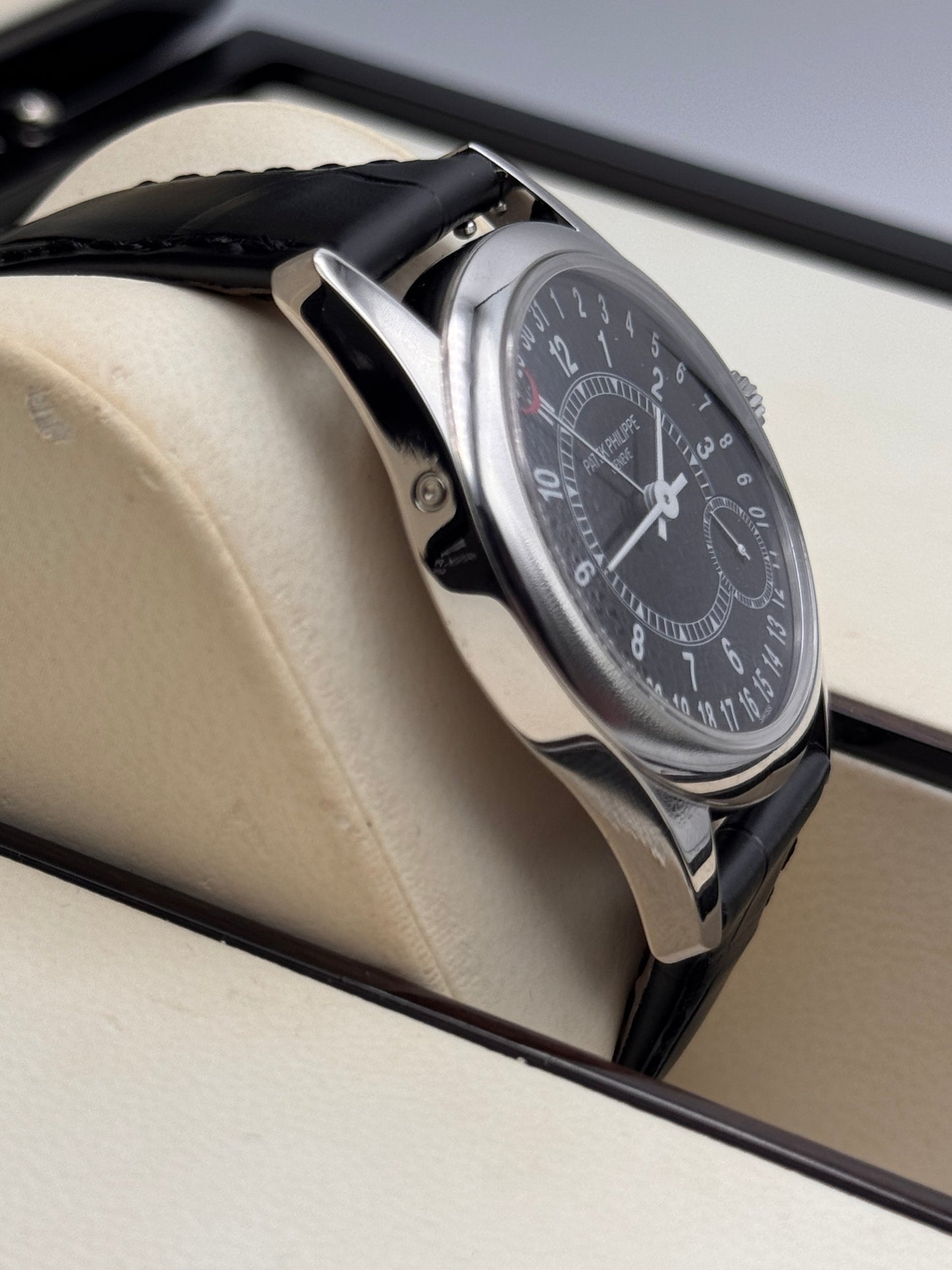 Patek Philippe Calatrava - 6000G-001