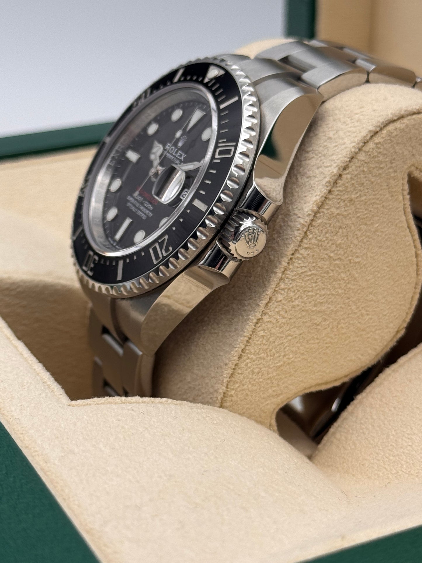 Rolex Sea-Dweller "Red line" - 126600