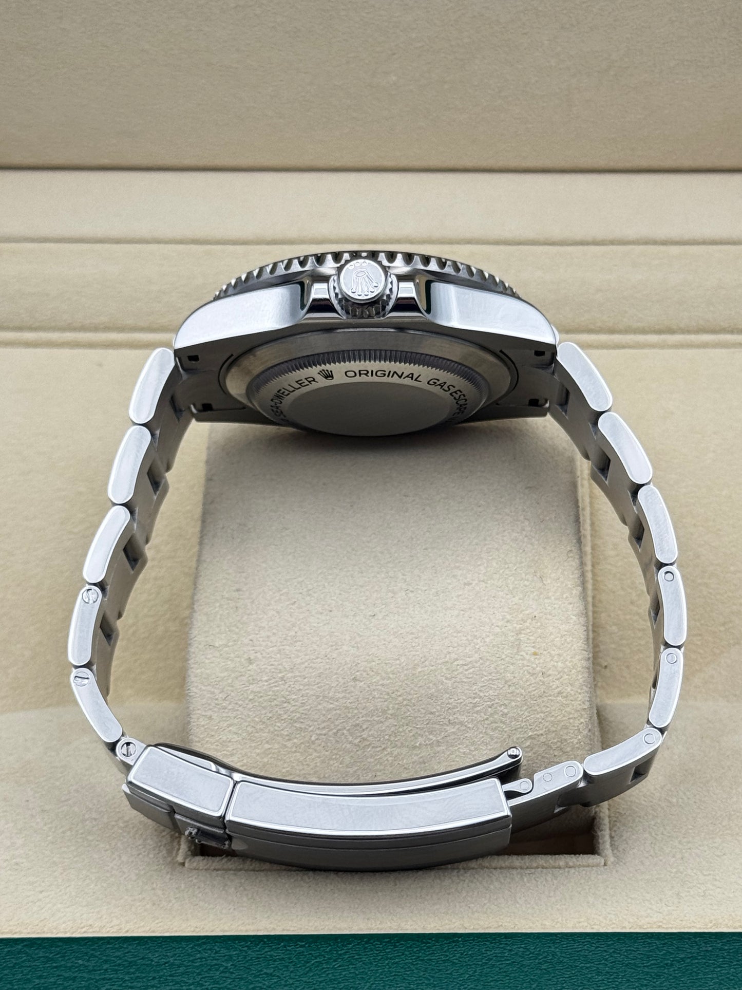 Rolex Sea-Dweller 4000 - 116600