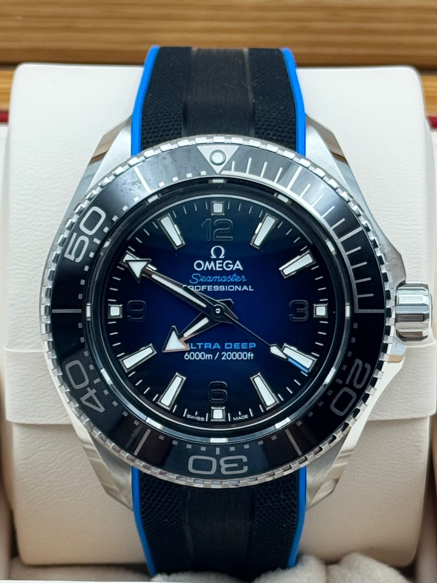 Omega Seamaster Planet Ocean 6000M - 215.32.46.21.03.001
