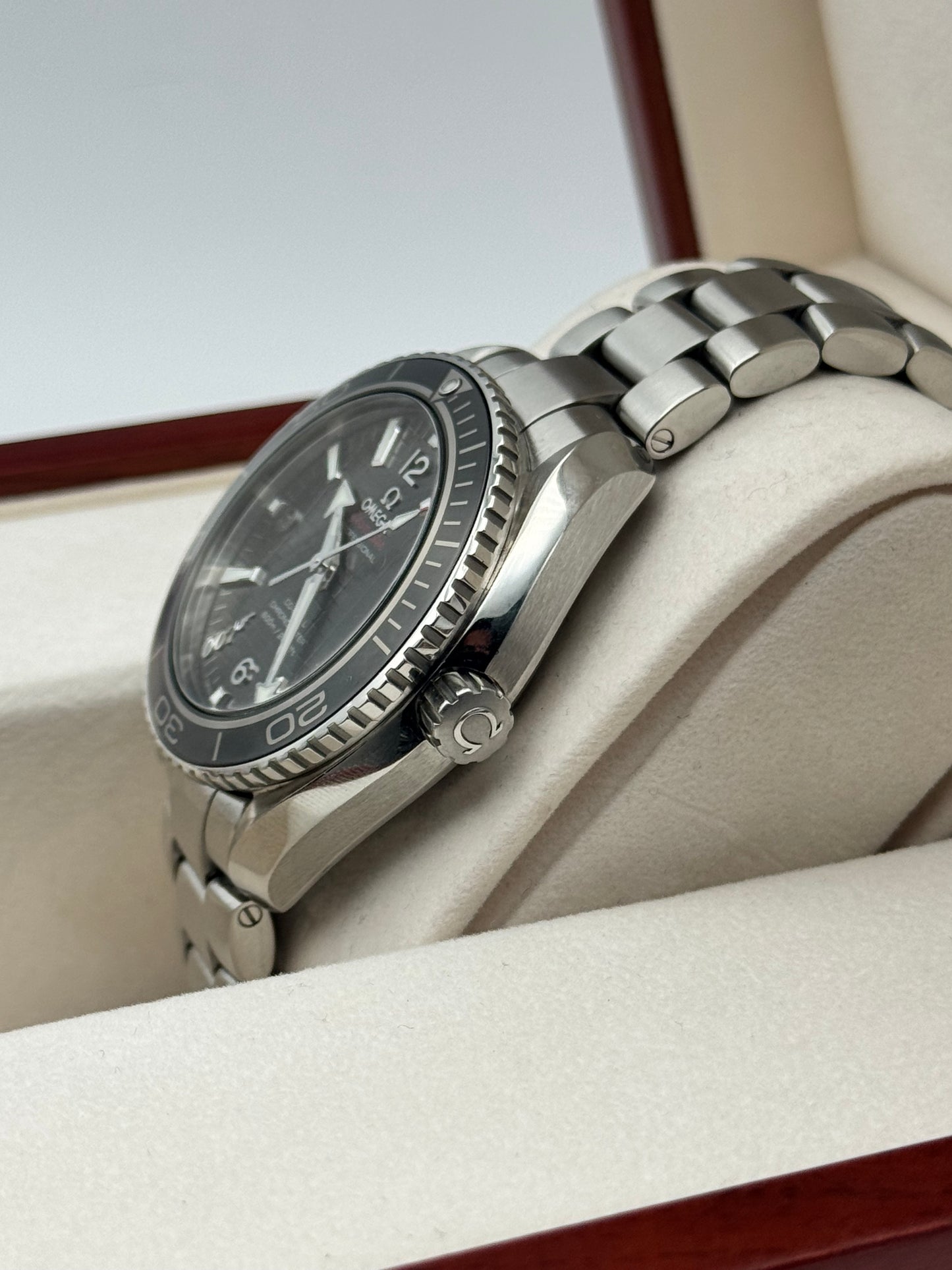 Omega Seamaster Planet Ocean Skyfall Limited - 232.30.42.21.01.004