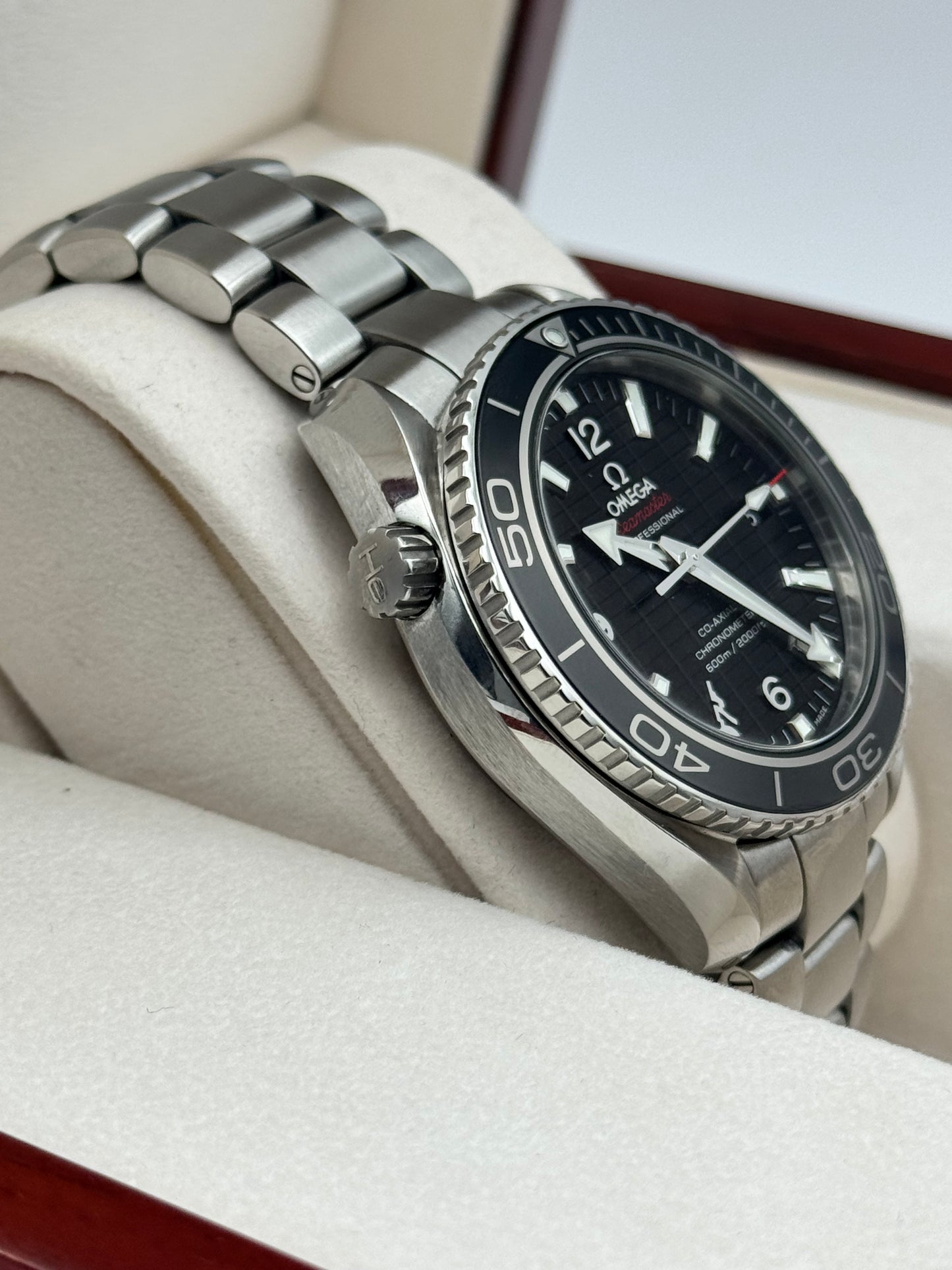 Omega Seamaster Planet Ocean Skyfall Limited - 232.30.42.21.01.004