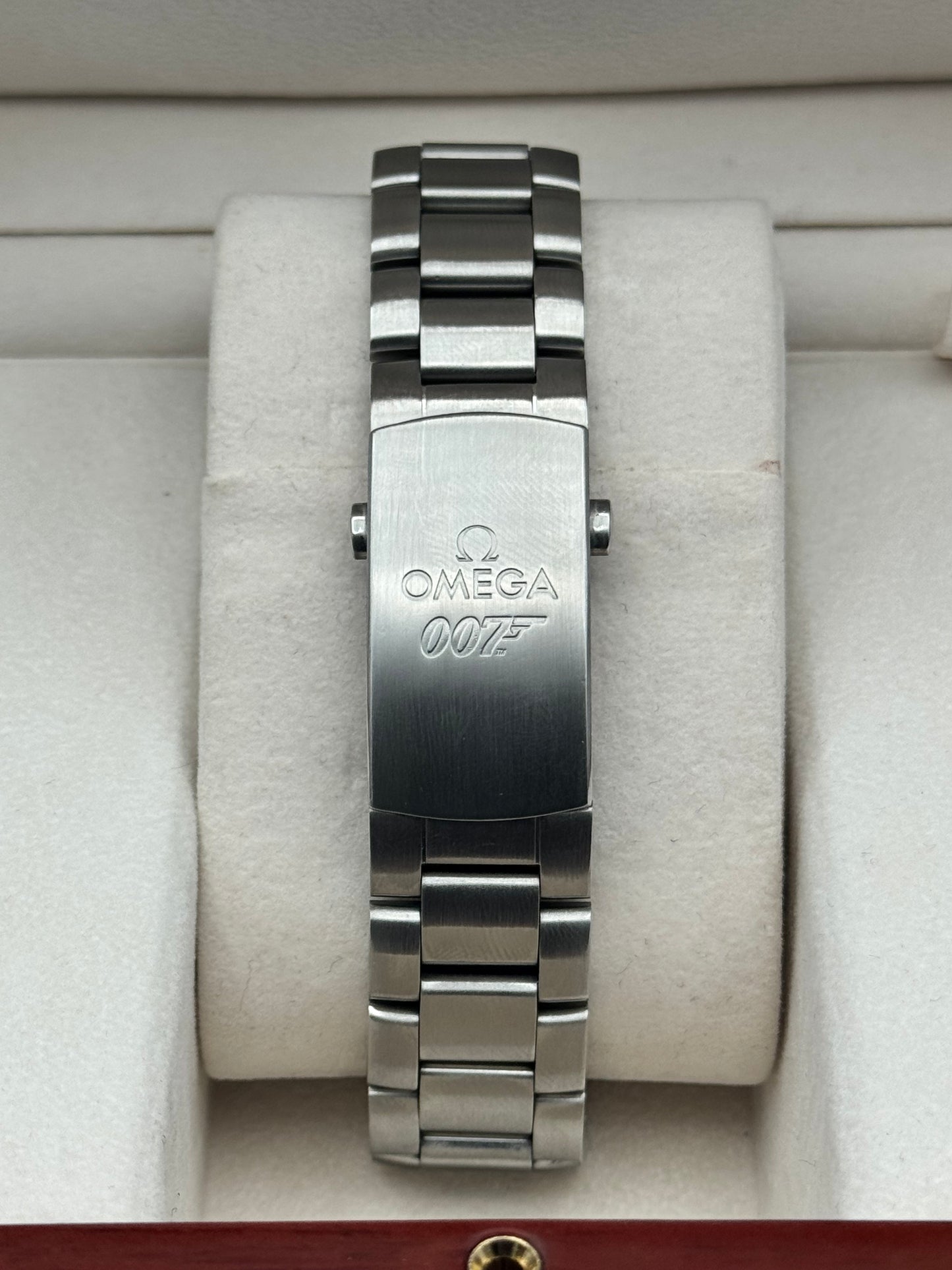 Omega Seamaster Planet Ocean Skyfall Limited - 232.30.42.21.01.004