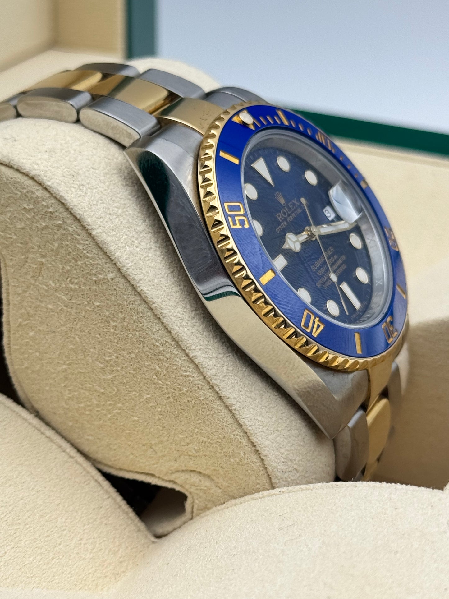 Rolex Submariner Date "Bluesy" - 116613LB