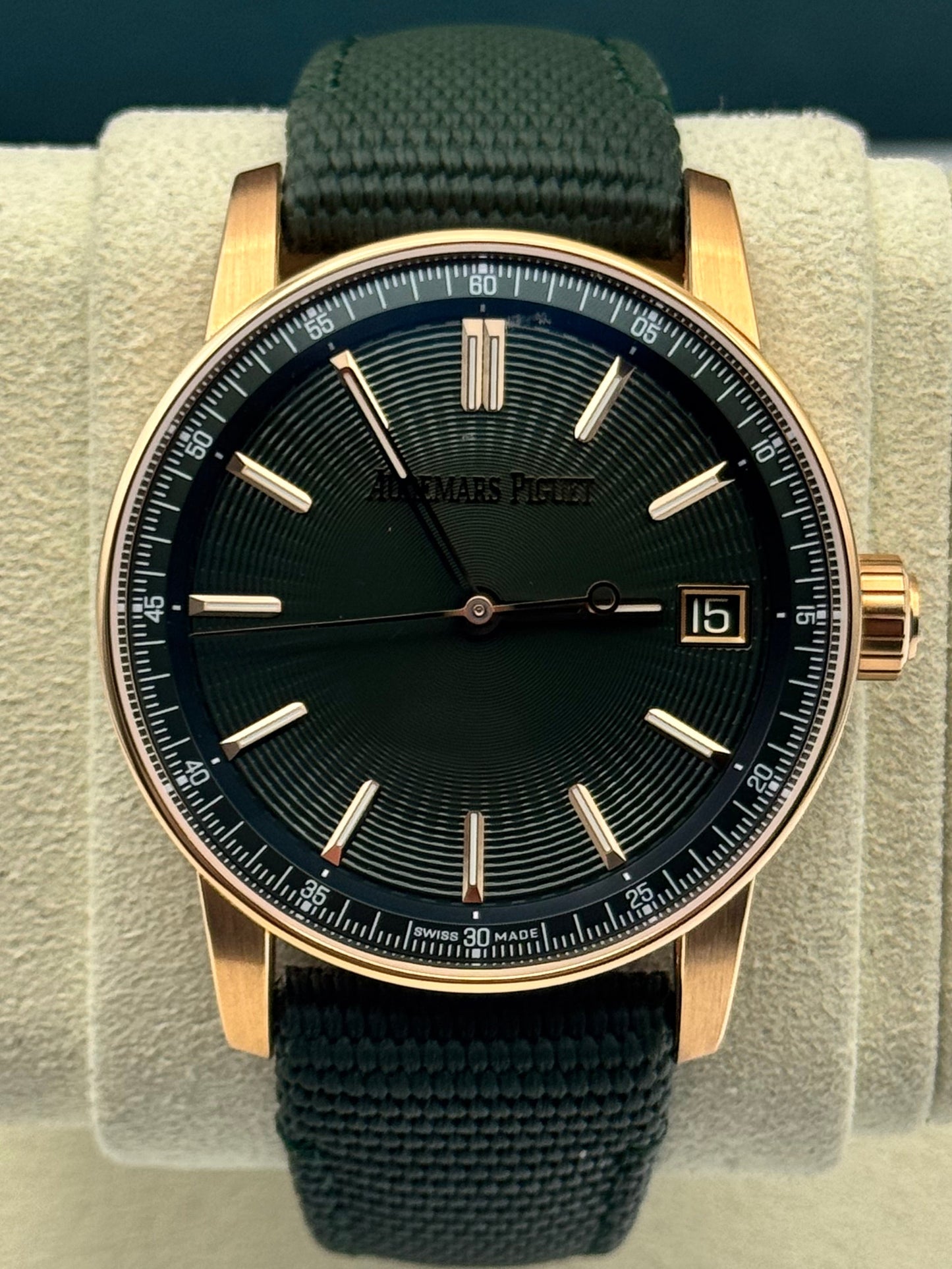 Audemars Piguet Code 11.59 Selfwinding 18kt Gold - 15210OR.OO.A056KB.01