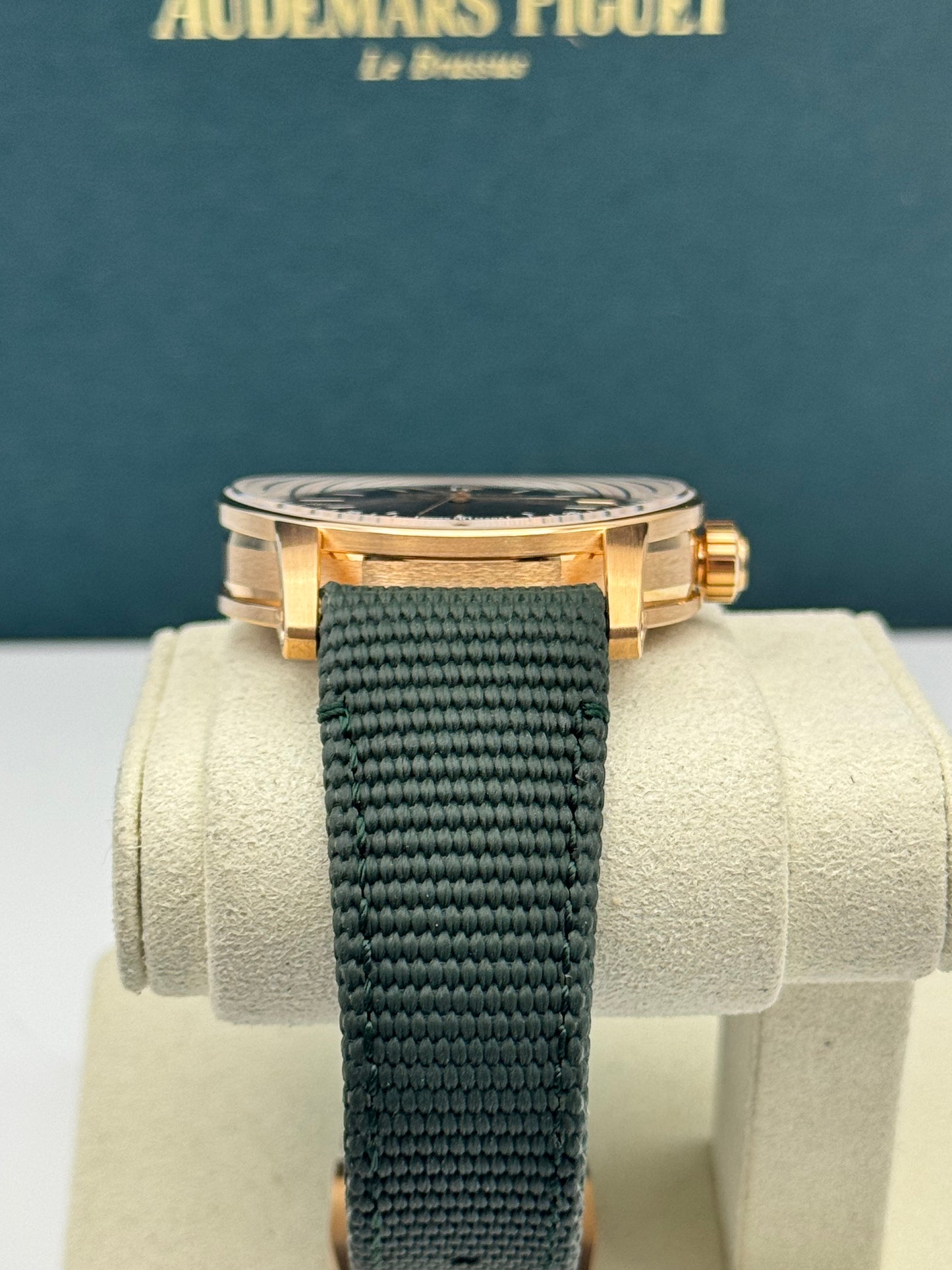 Audemars Piguet Code 11.59 Selfwinding 18kt Gold - 15210OR.OO.A056KB.01