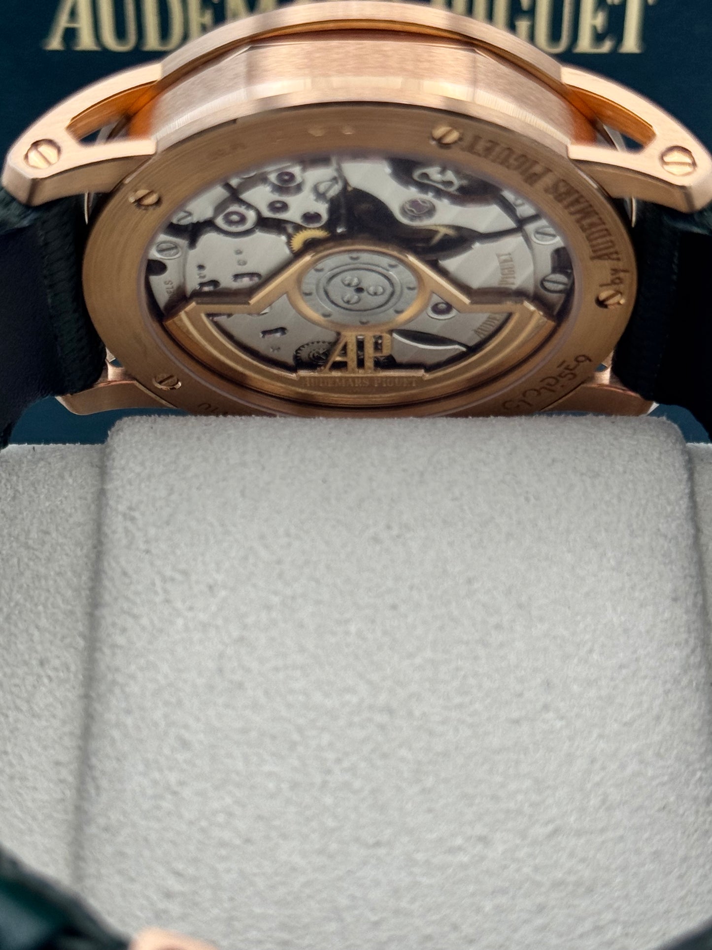 Audemars Piguet Code 11.59 Selfwinding 18kt Gold - 15210OR.OO.A056KB.01