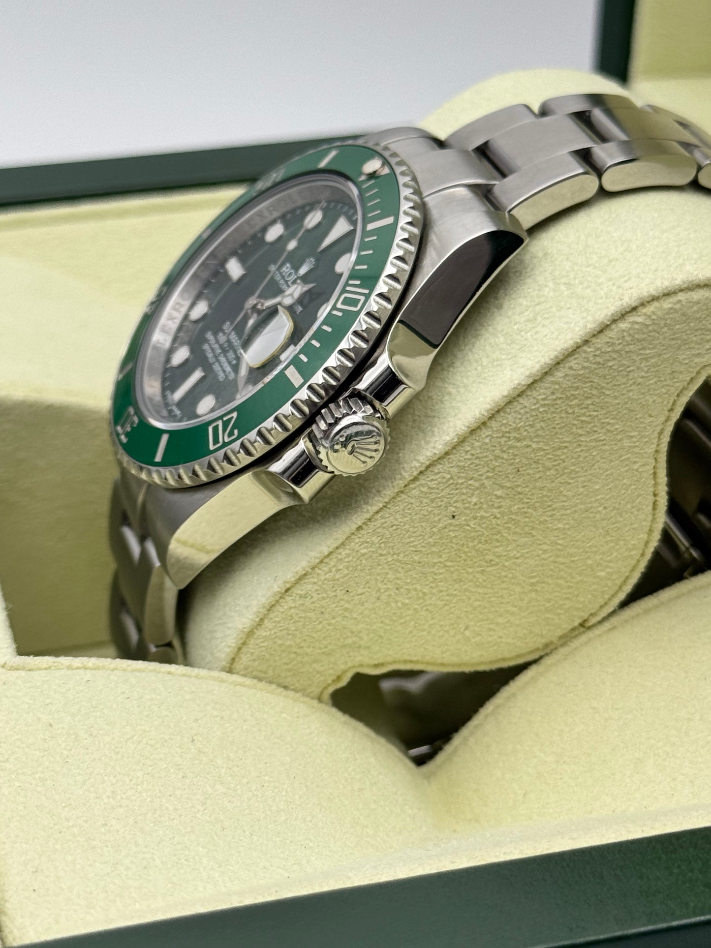 Rolex Submariner Date "Hulk" - 116610LV