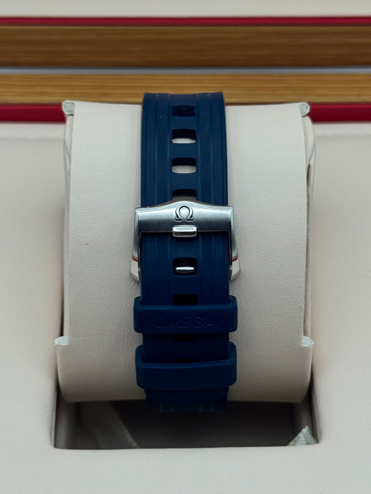 Omega Seamaster Diver 300 M - 210.32.42.20.03.001